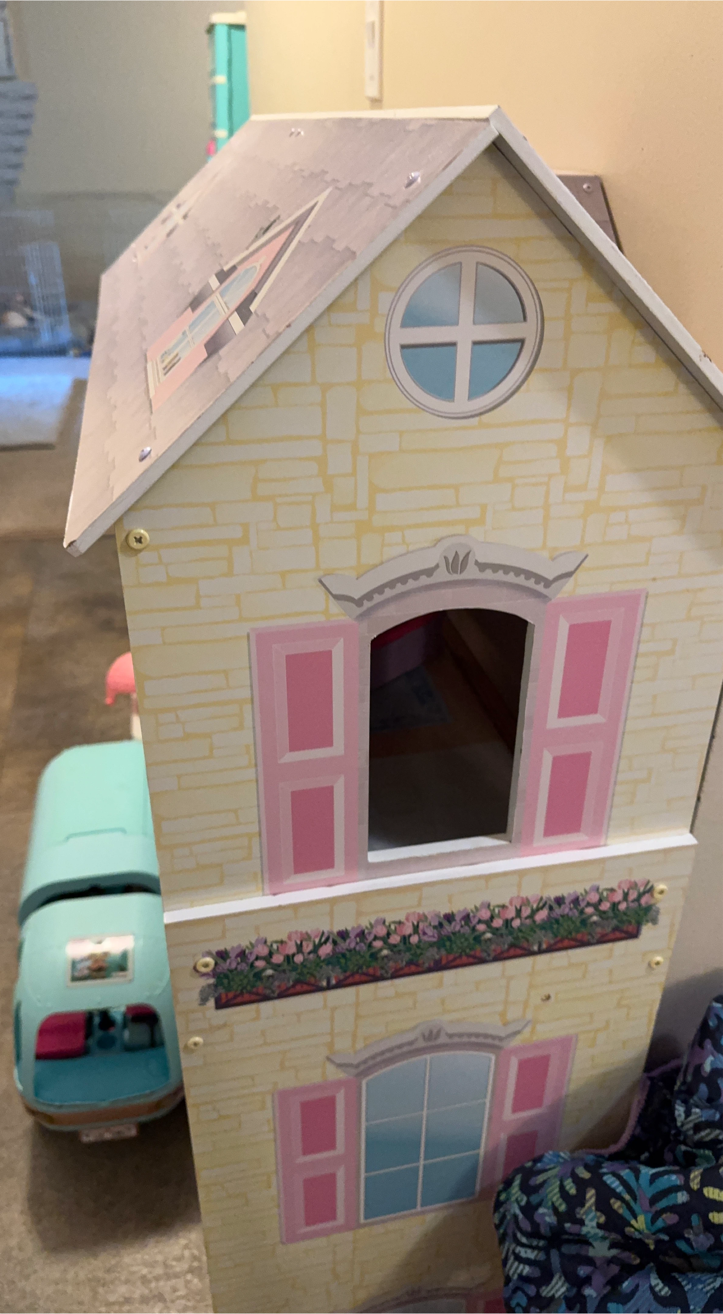 Dollhouse thumbnail