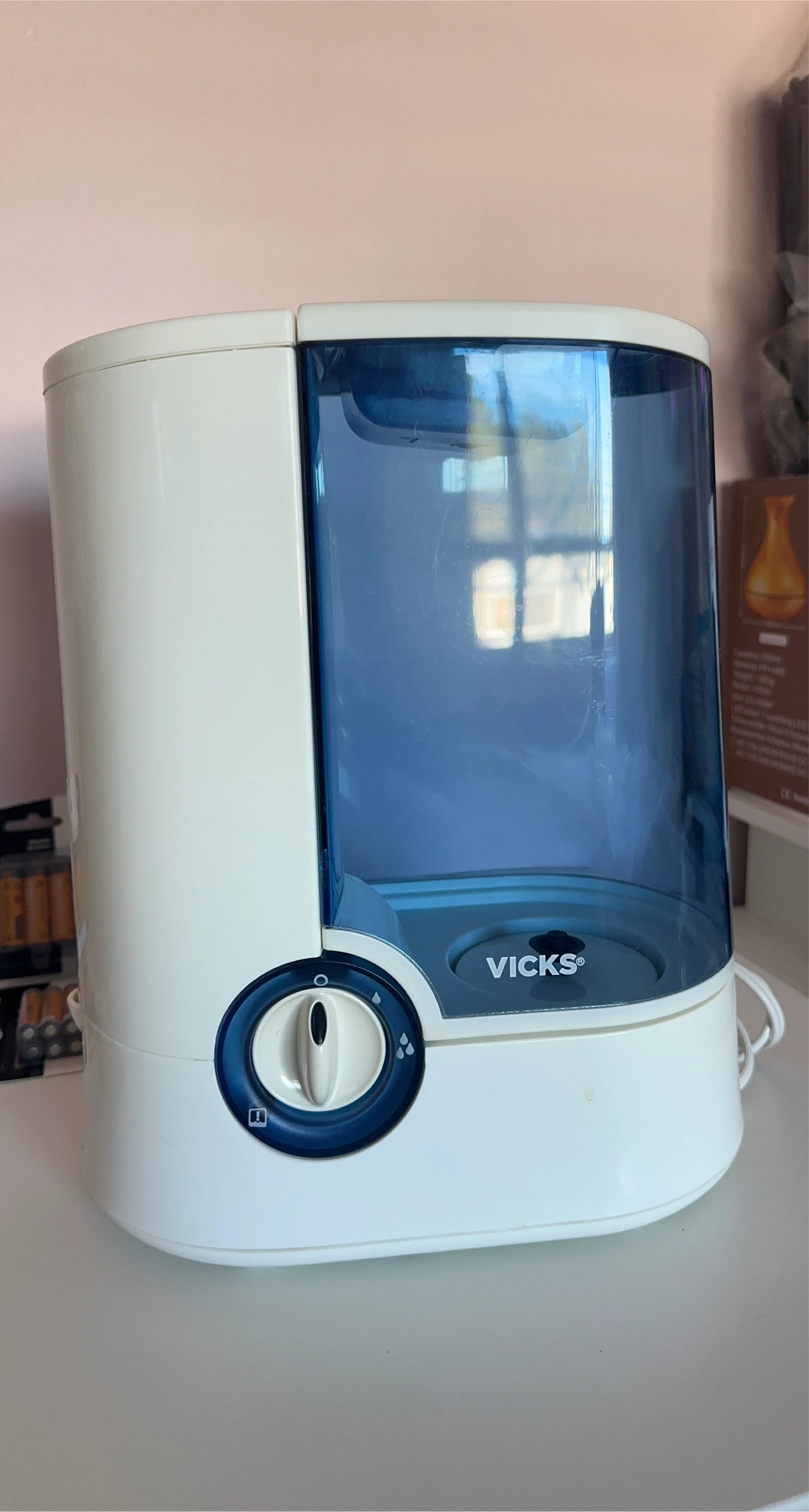 Vicks Cool Mist Humidifier thumbnail