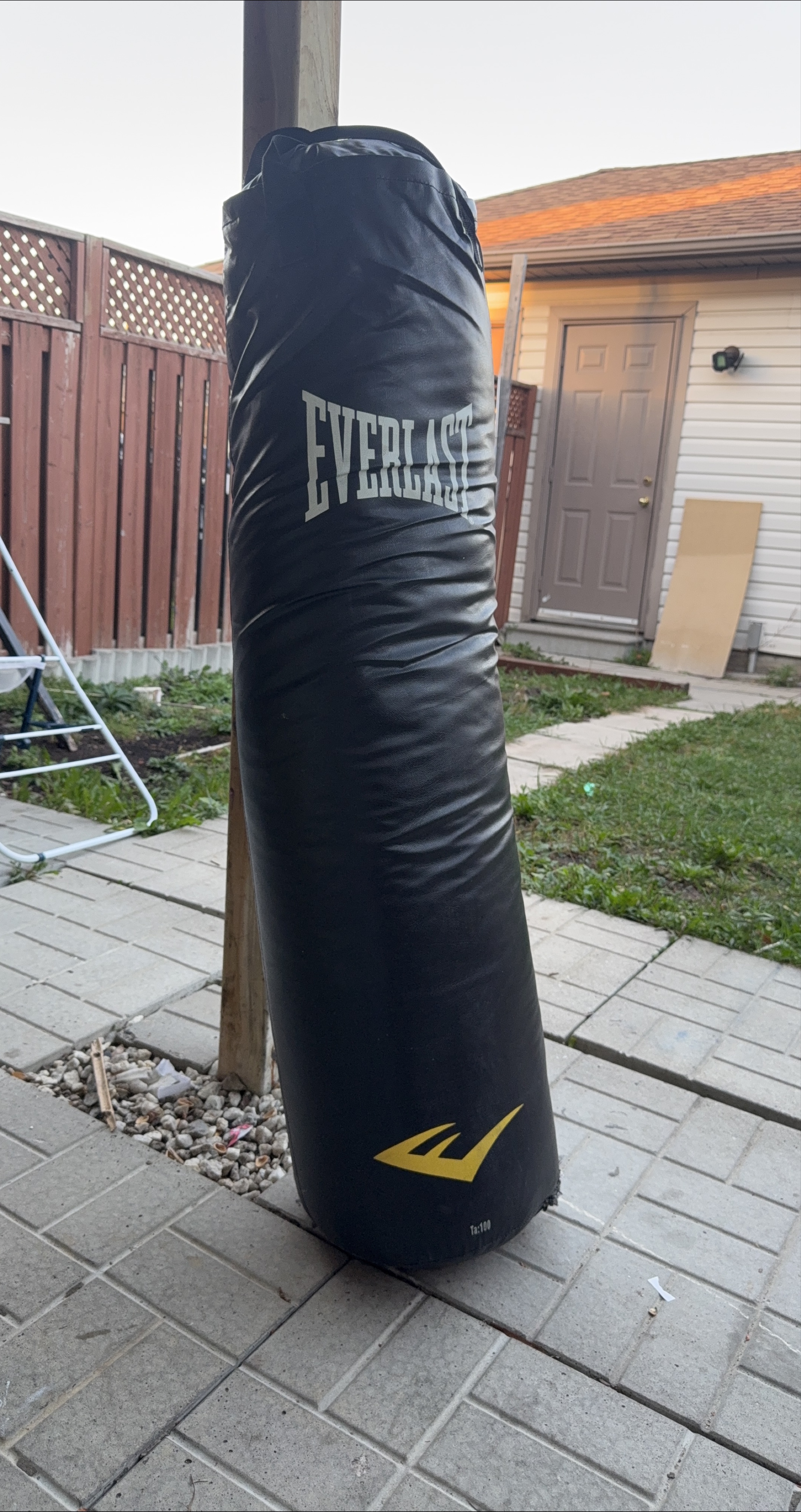 Everlast Heavy Punching Bag thumbnail