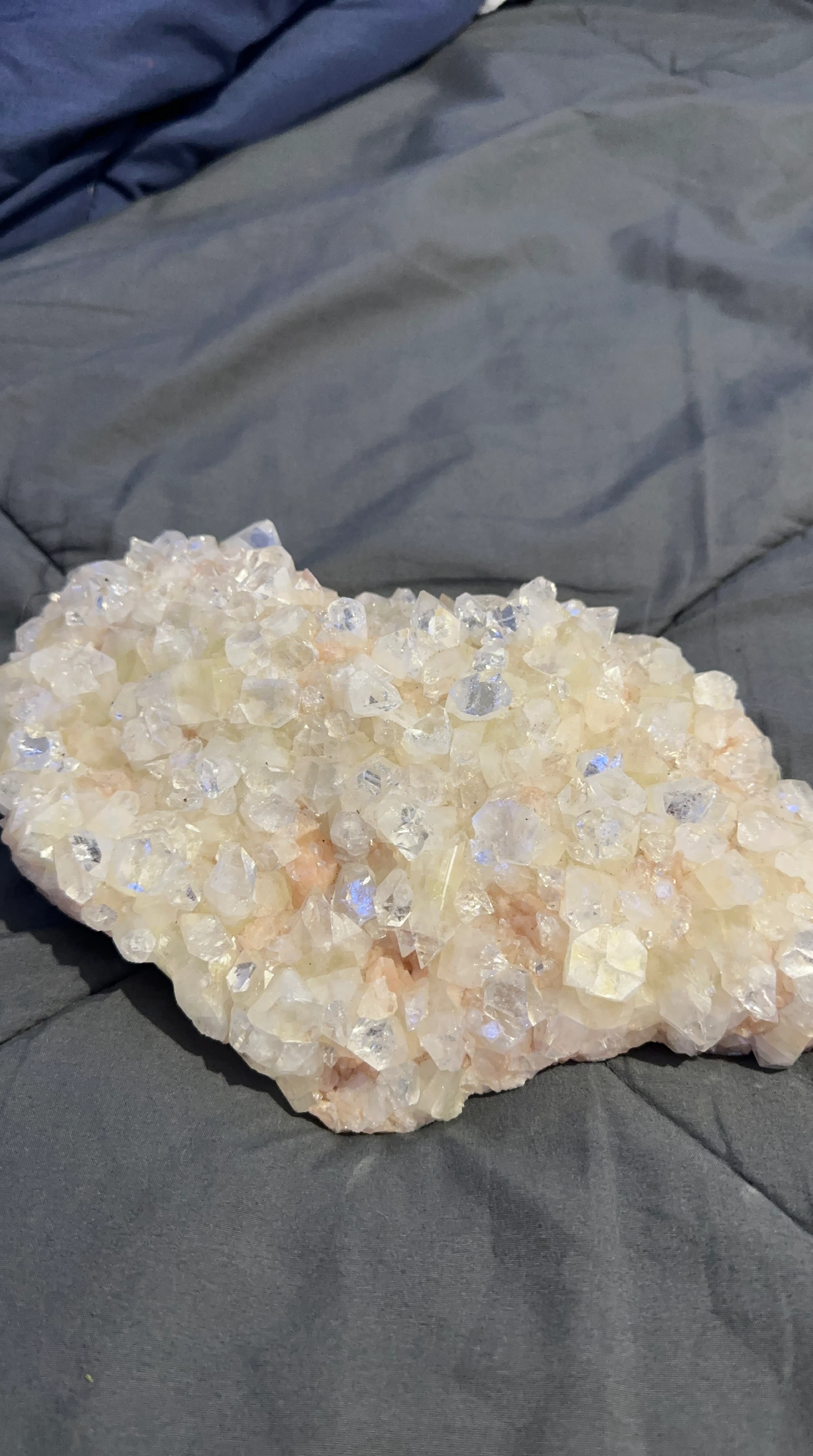Quartz Crystal Cluster thumbnail