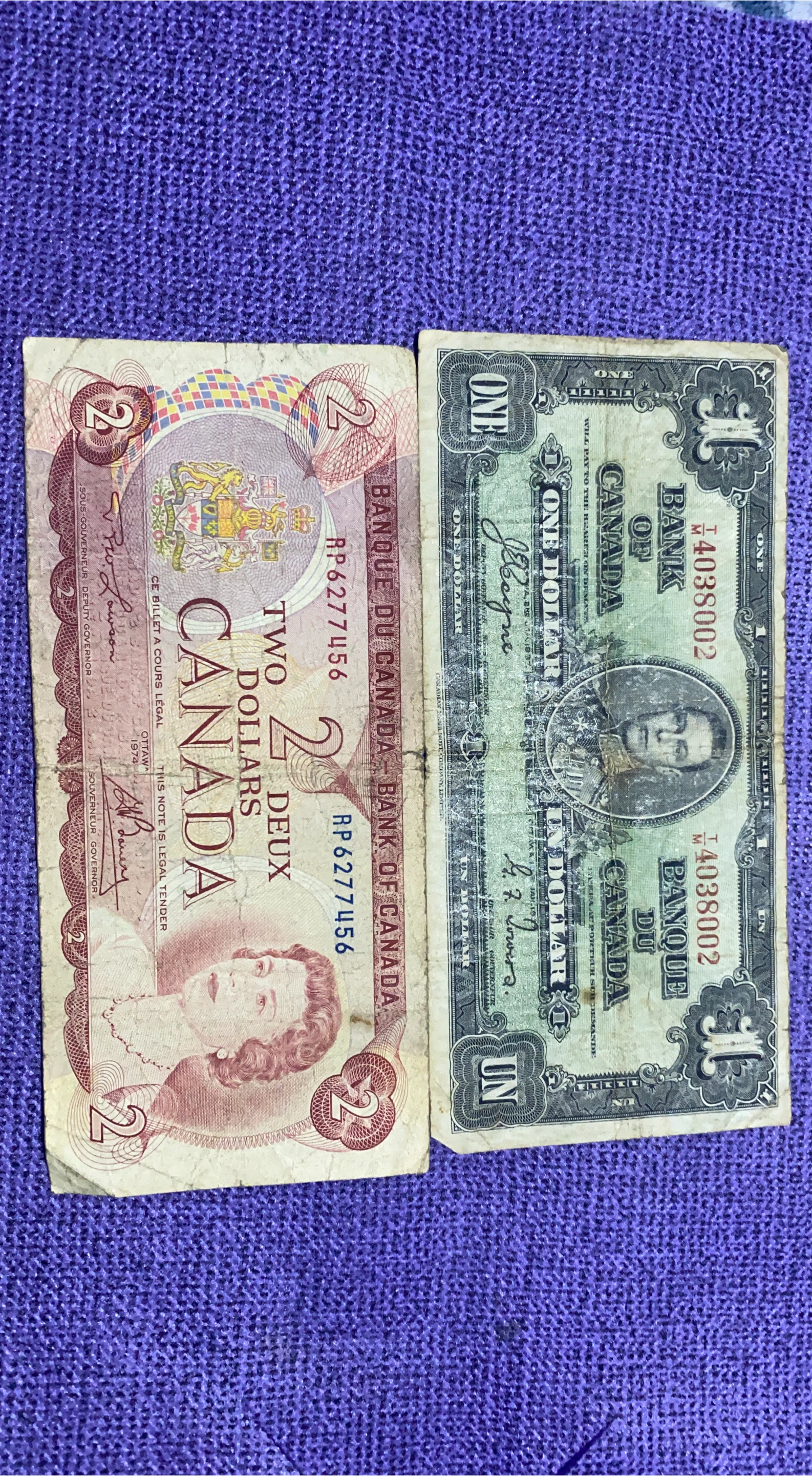 Vintage Canadian $1 & $2 Bills thumbnail