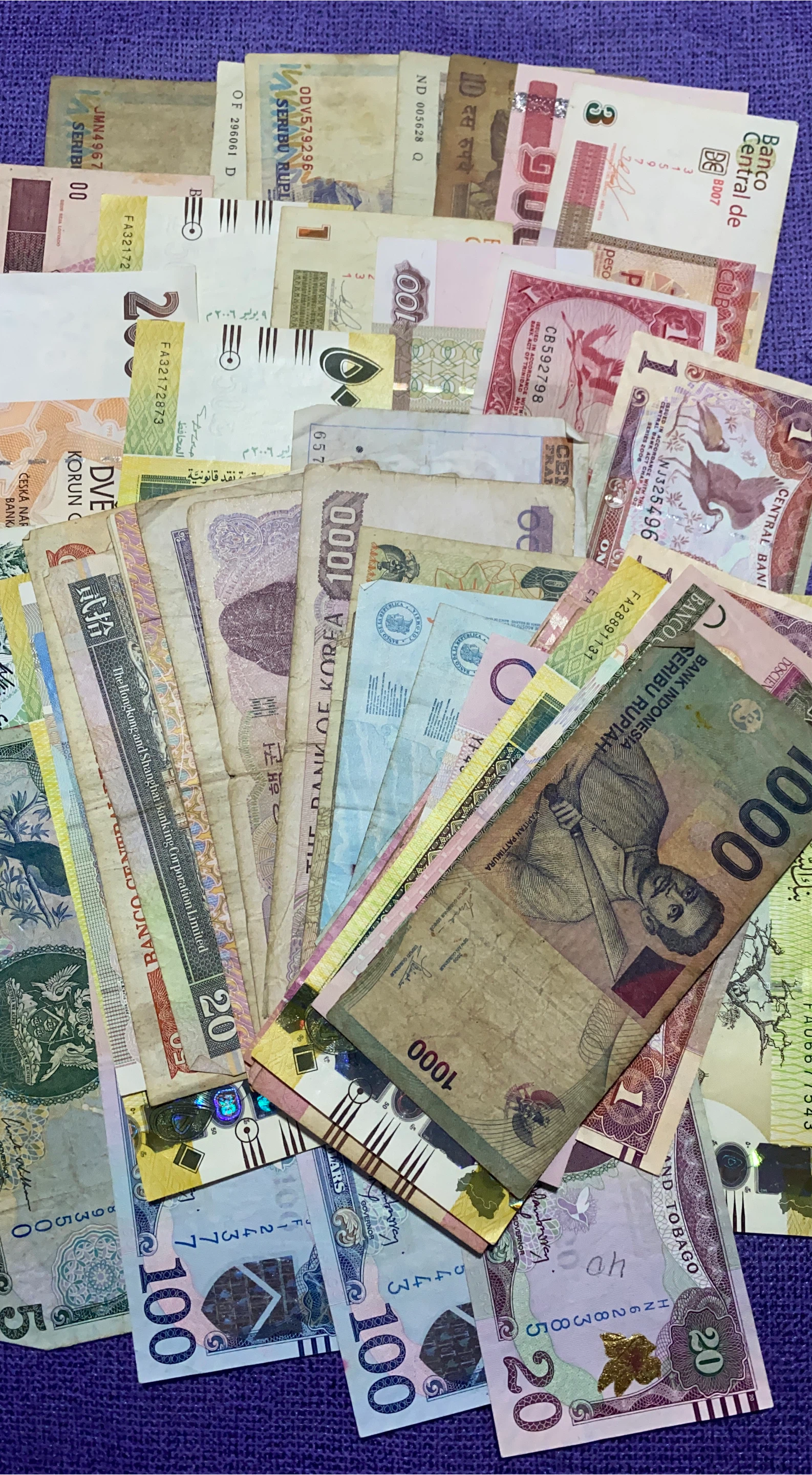 65 pieces International Bank Notes Collection thumbnail