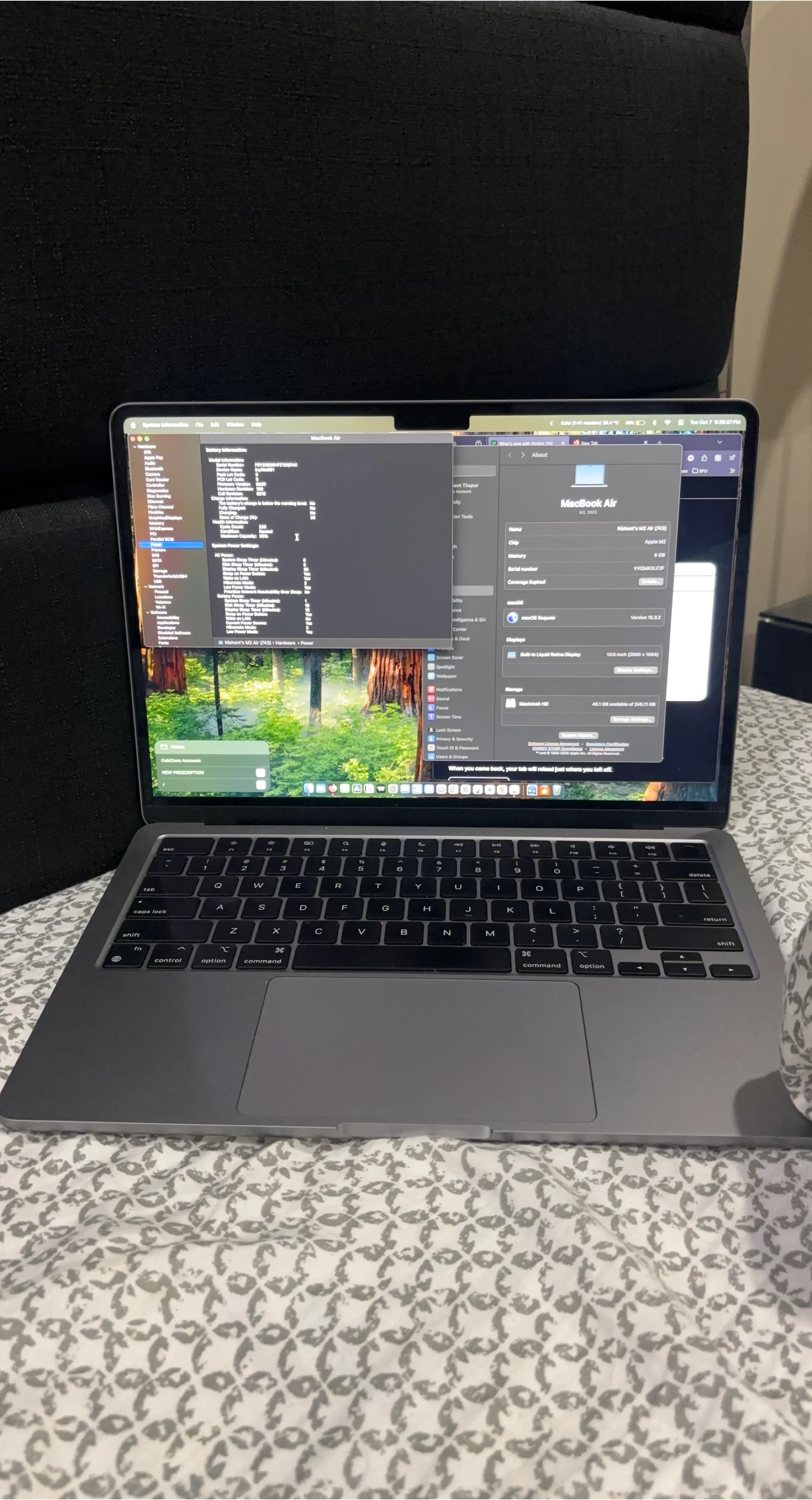 MacBook Air M2 (2022) - 13.6 inch, 8GB Memory