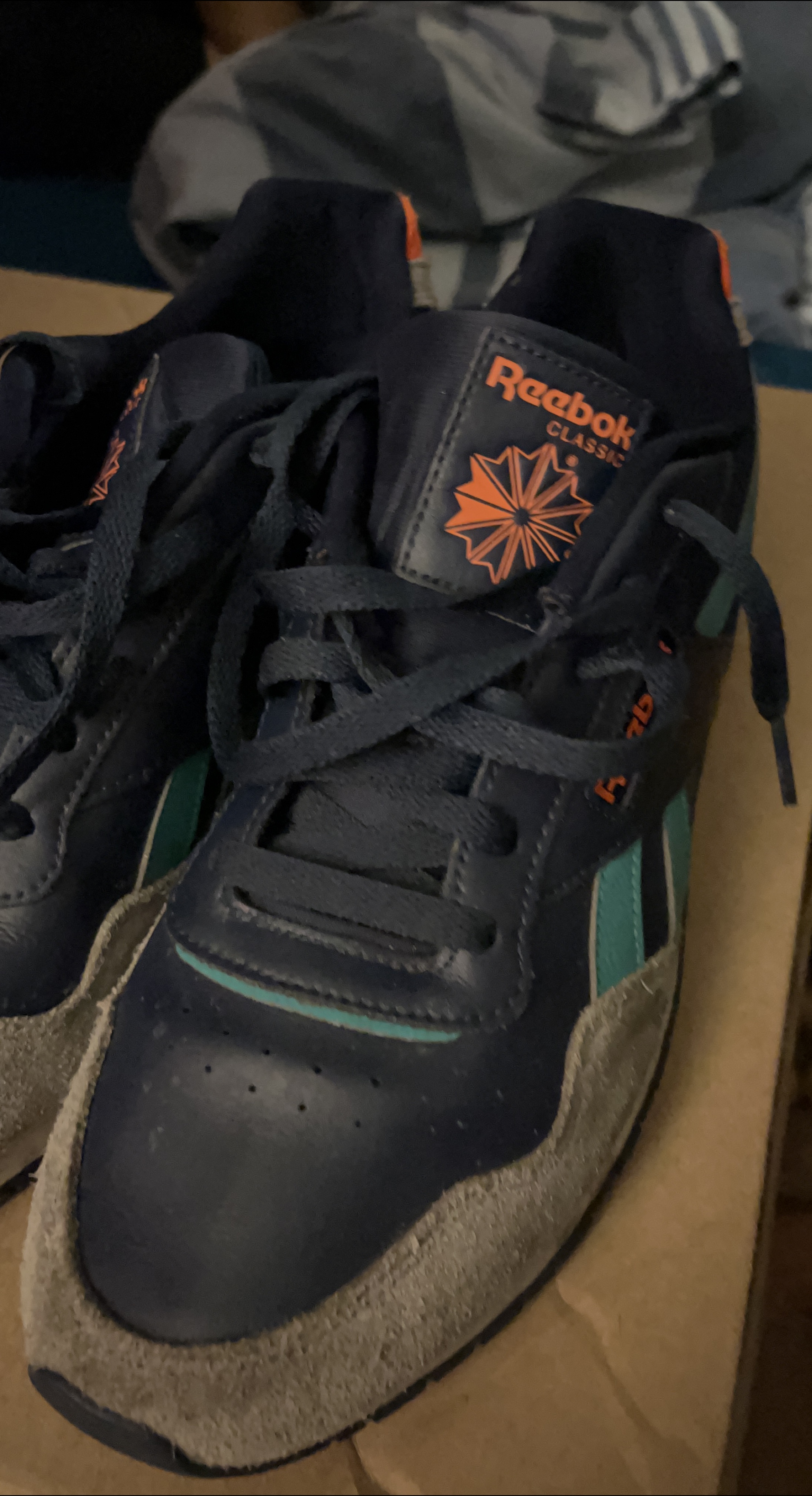 Reebok Classic Sneakers thumbnail