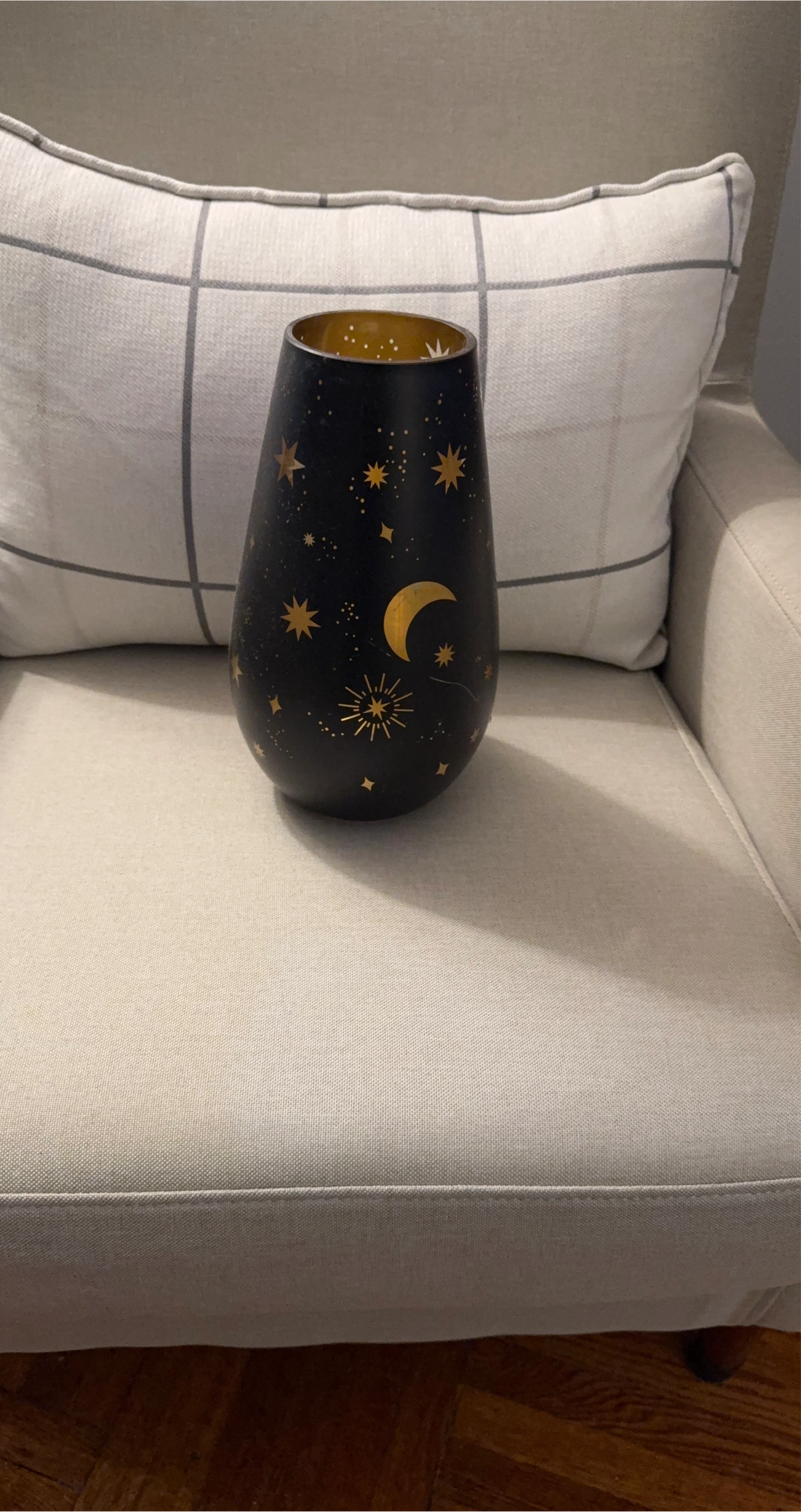 🧡 Black Vase with celestial gold decorations thumbnail