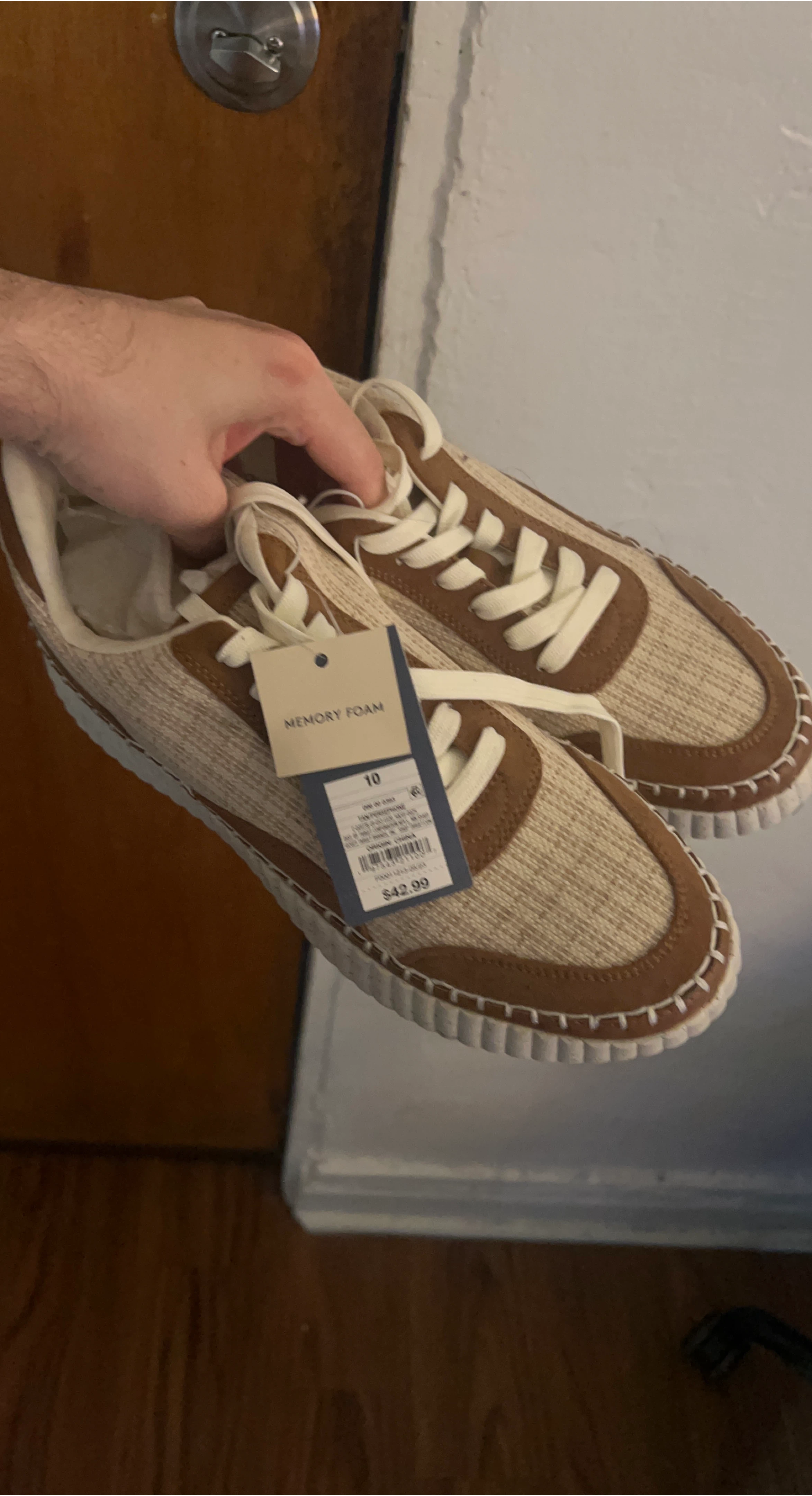 Universal Thread Memory Foam Sneakers - Size 10 thumbnail