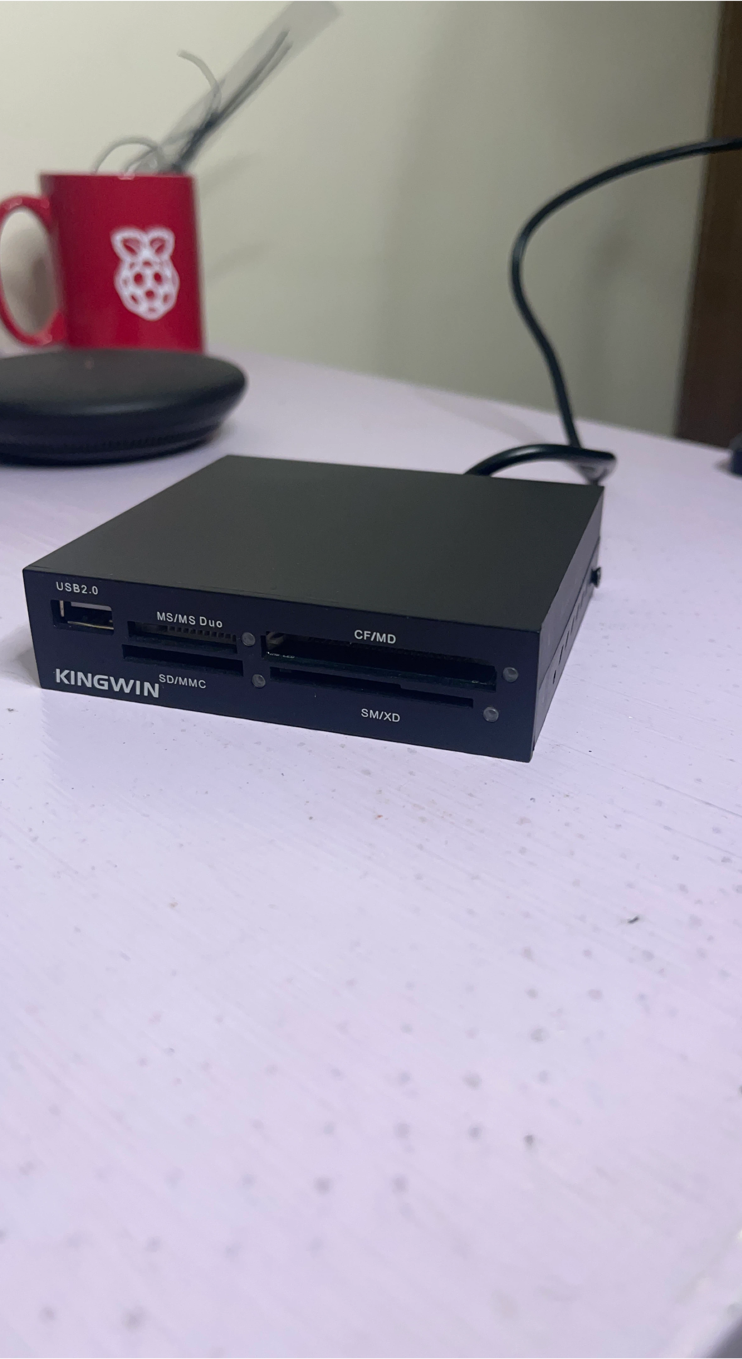 KINGWIN USB 2.0 Card Reader thumbnail