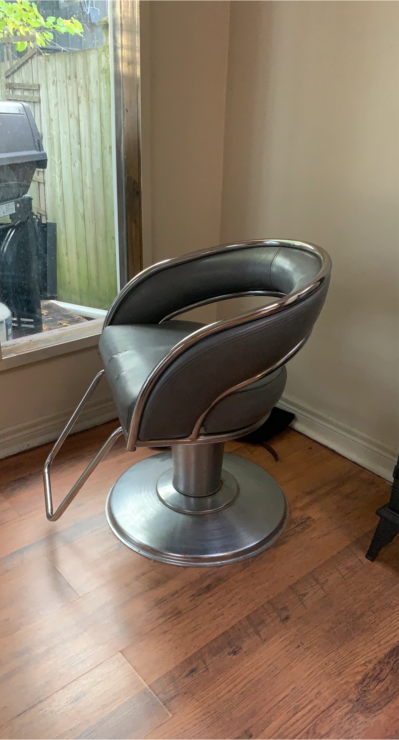 Salon Styling Chair - Grey thumbnail