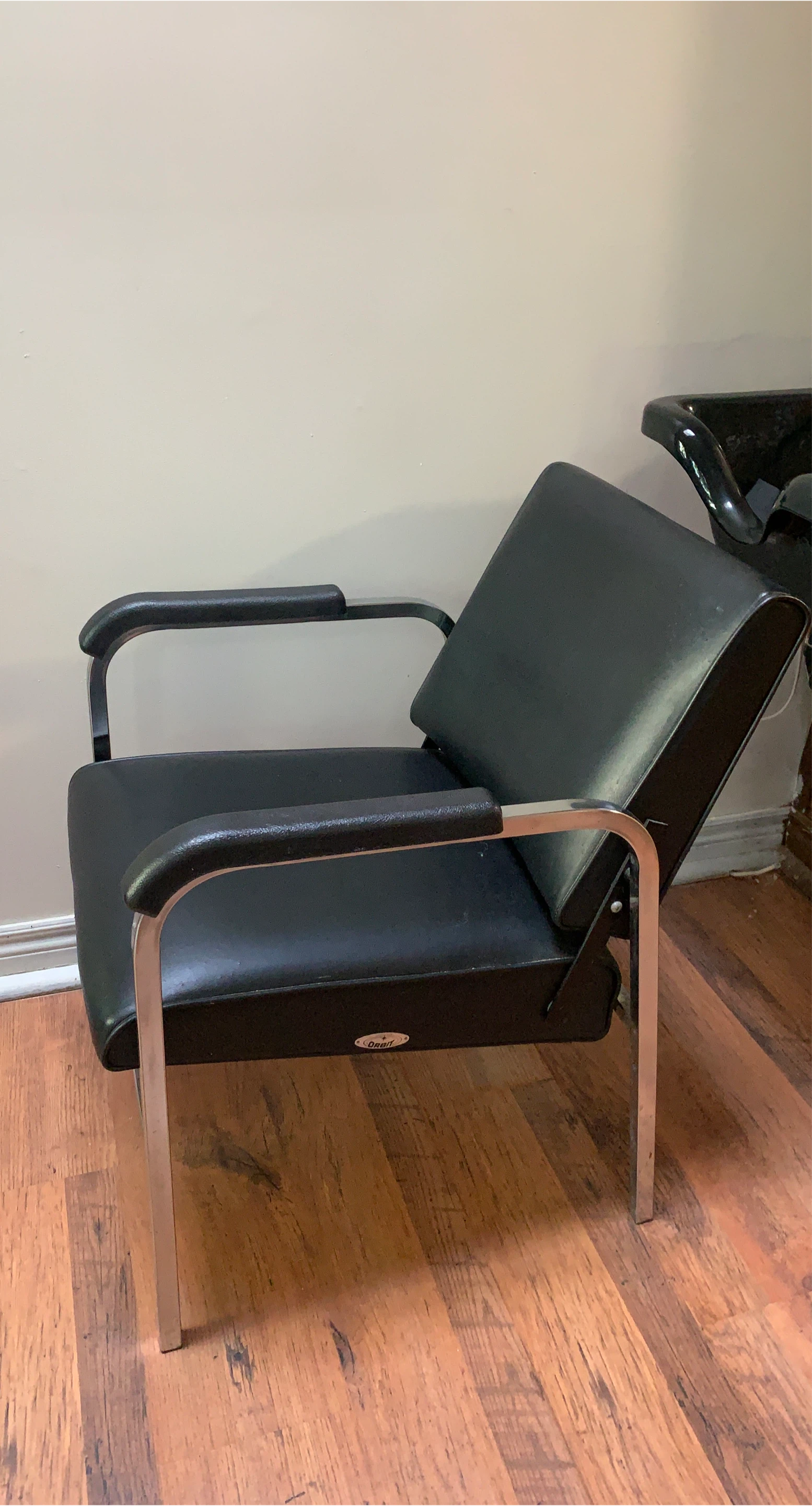 Orbit Black Salon Chair thumbnail