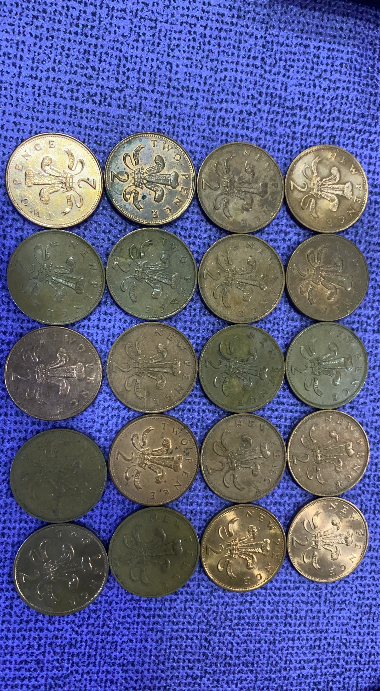 20 - Two Pence Coins - Mixed Condition thumbnail