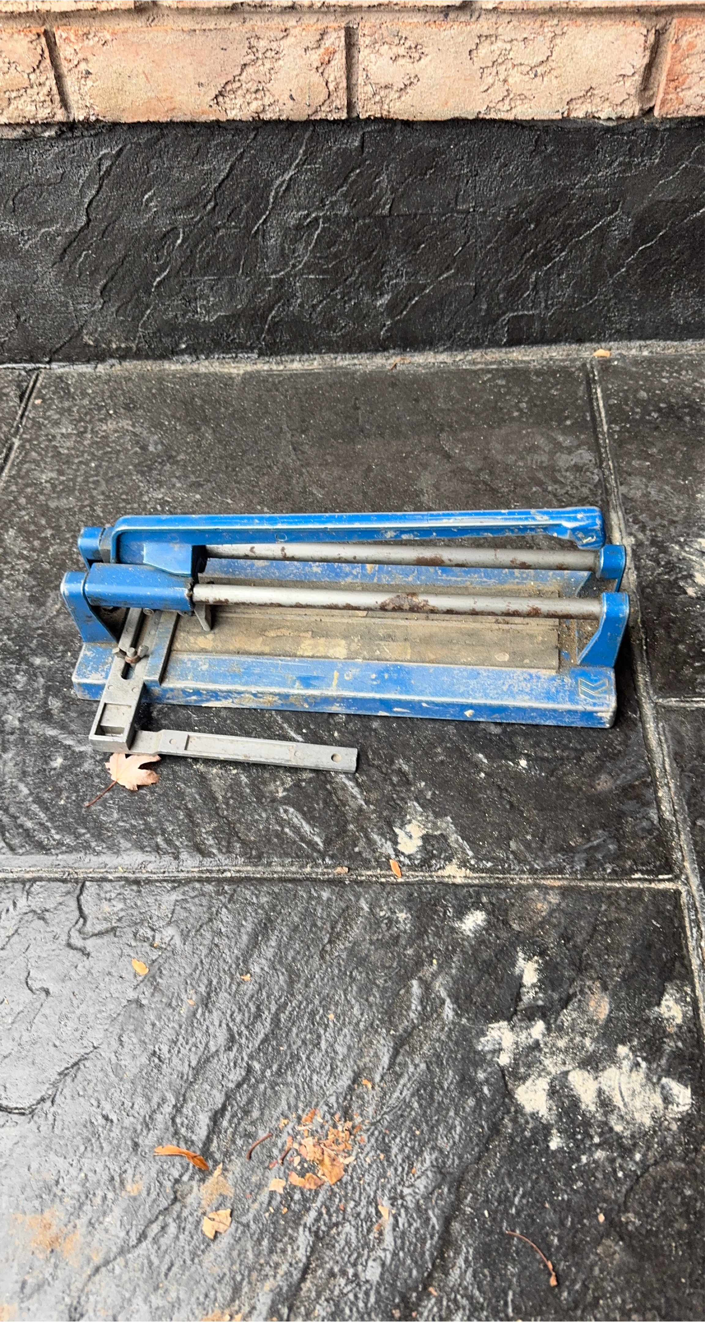 Blue Tile Cutter thumbnail
