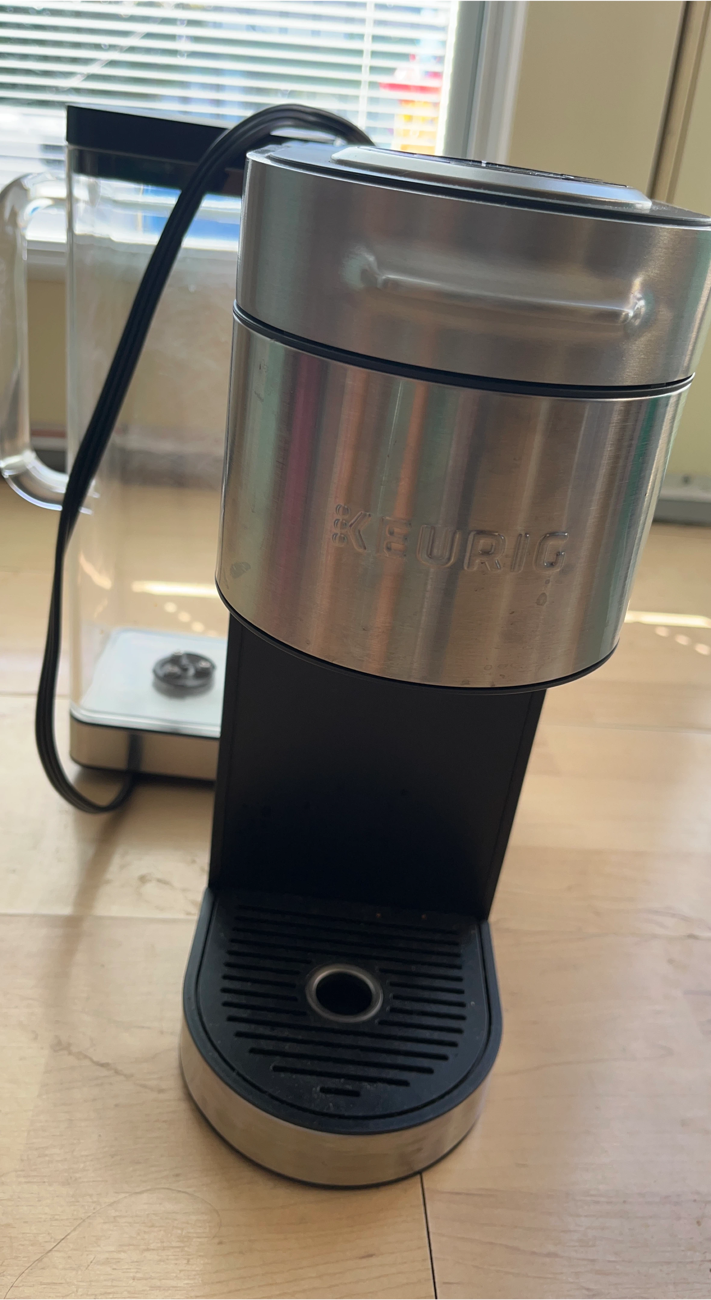 Keurig Single Serve Coffee Maker thumbnail