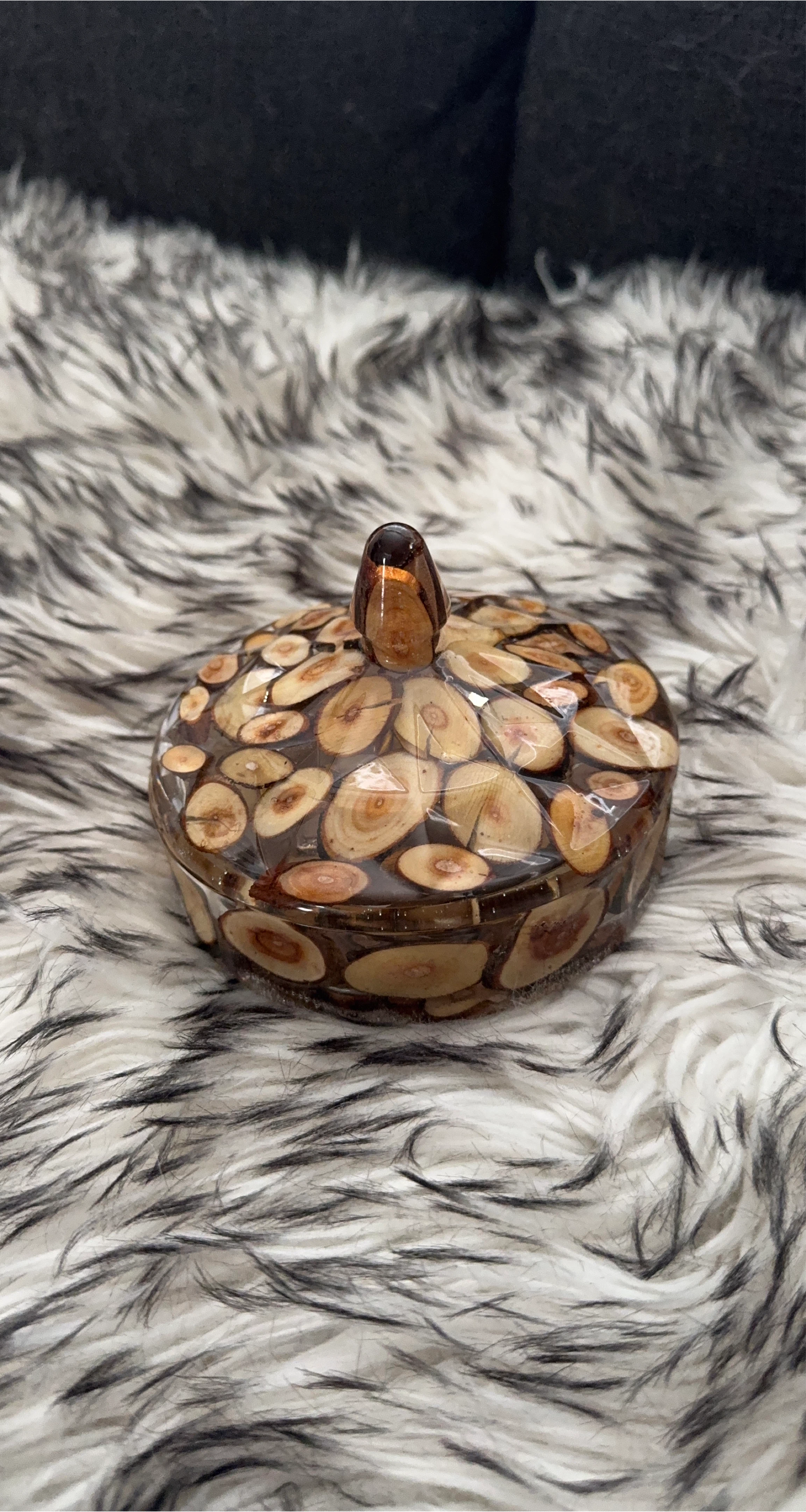 Wood Slice Resin Trinket Box thumbnail