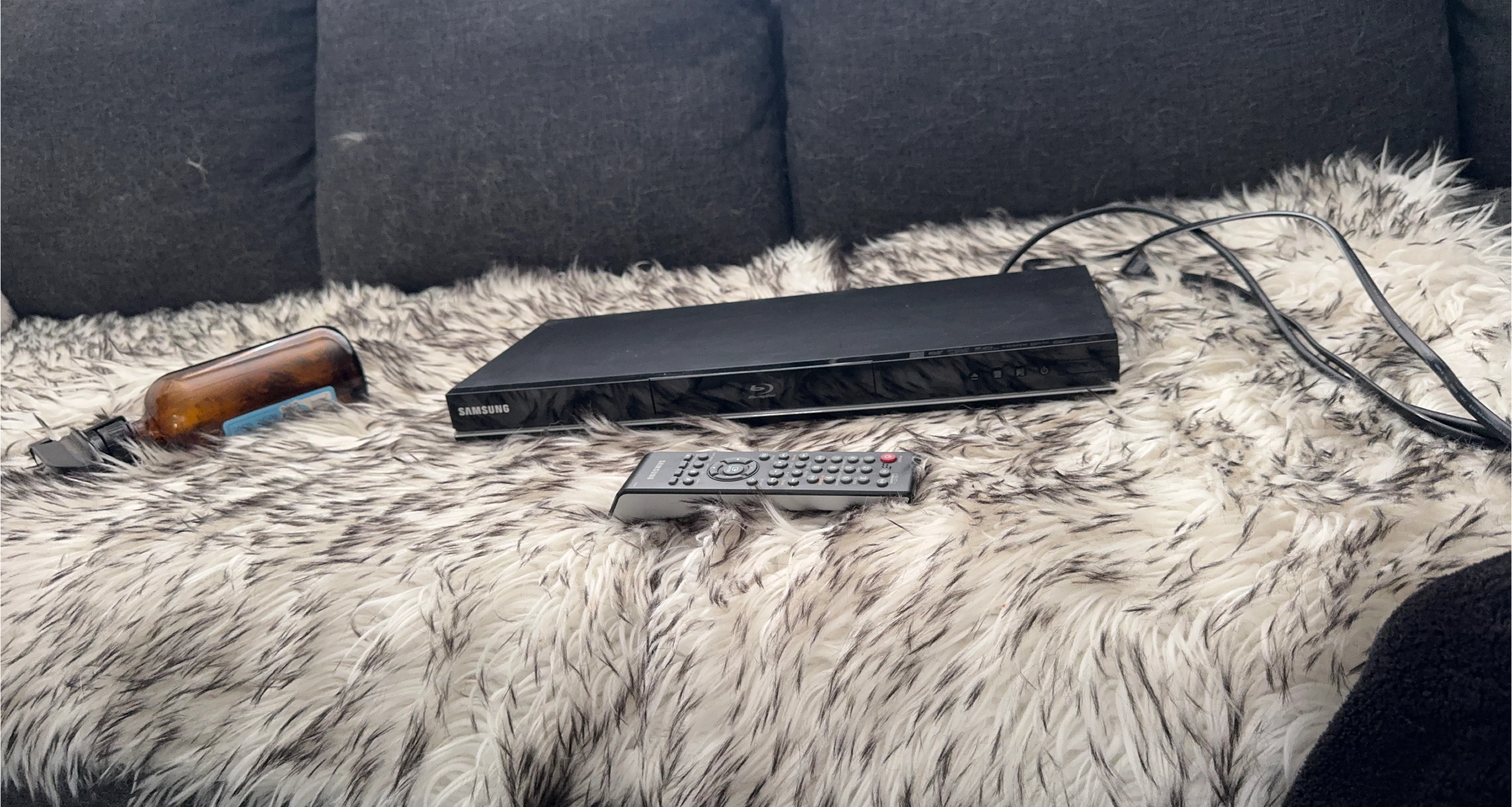 Samsung Blu-ray Disc Player with Remote thumbnail