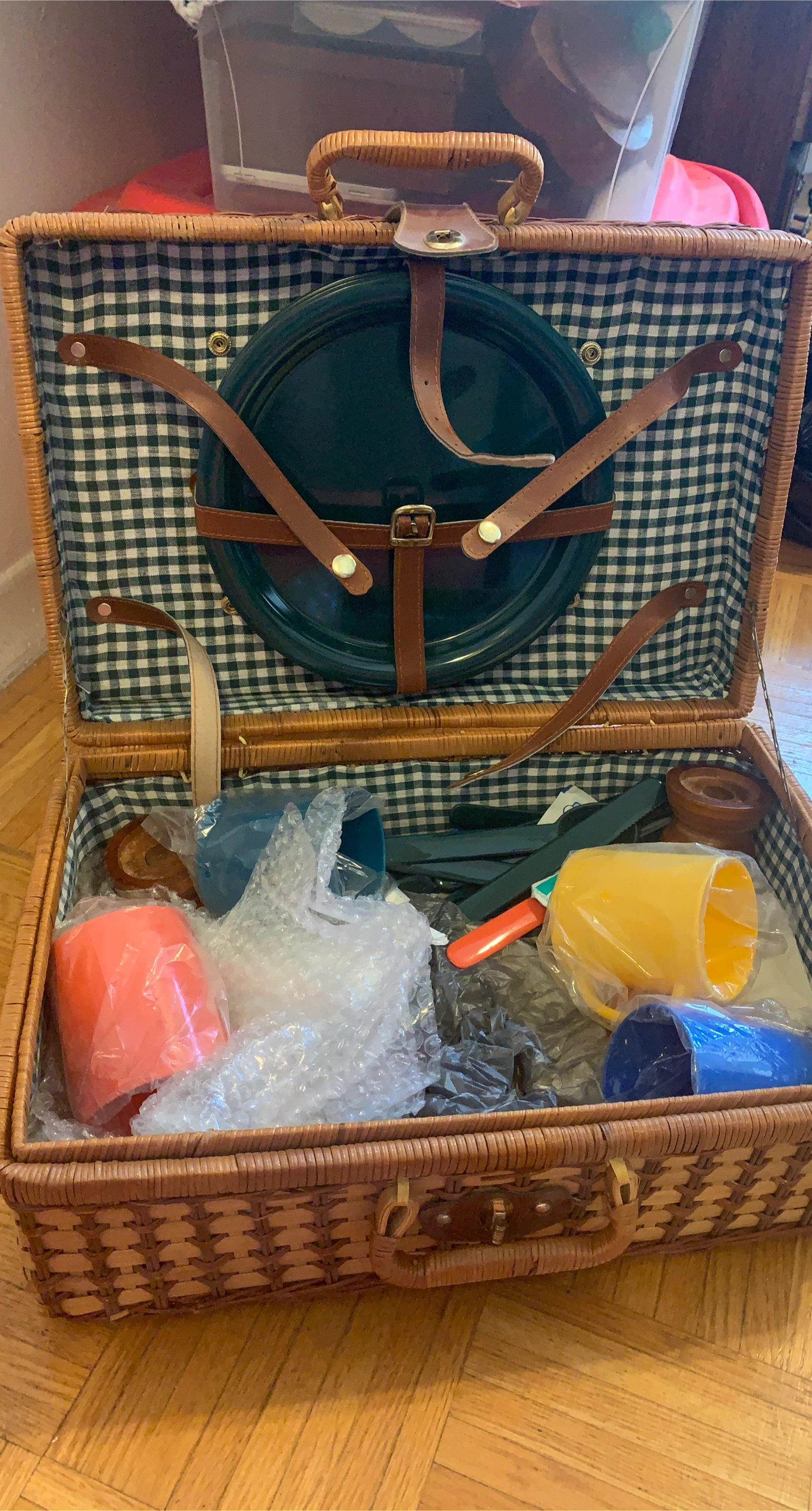 Wicker Picnic Basket Set thumbnail