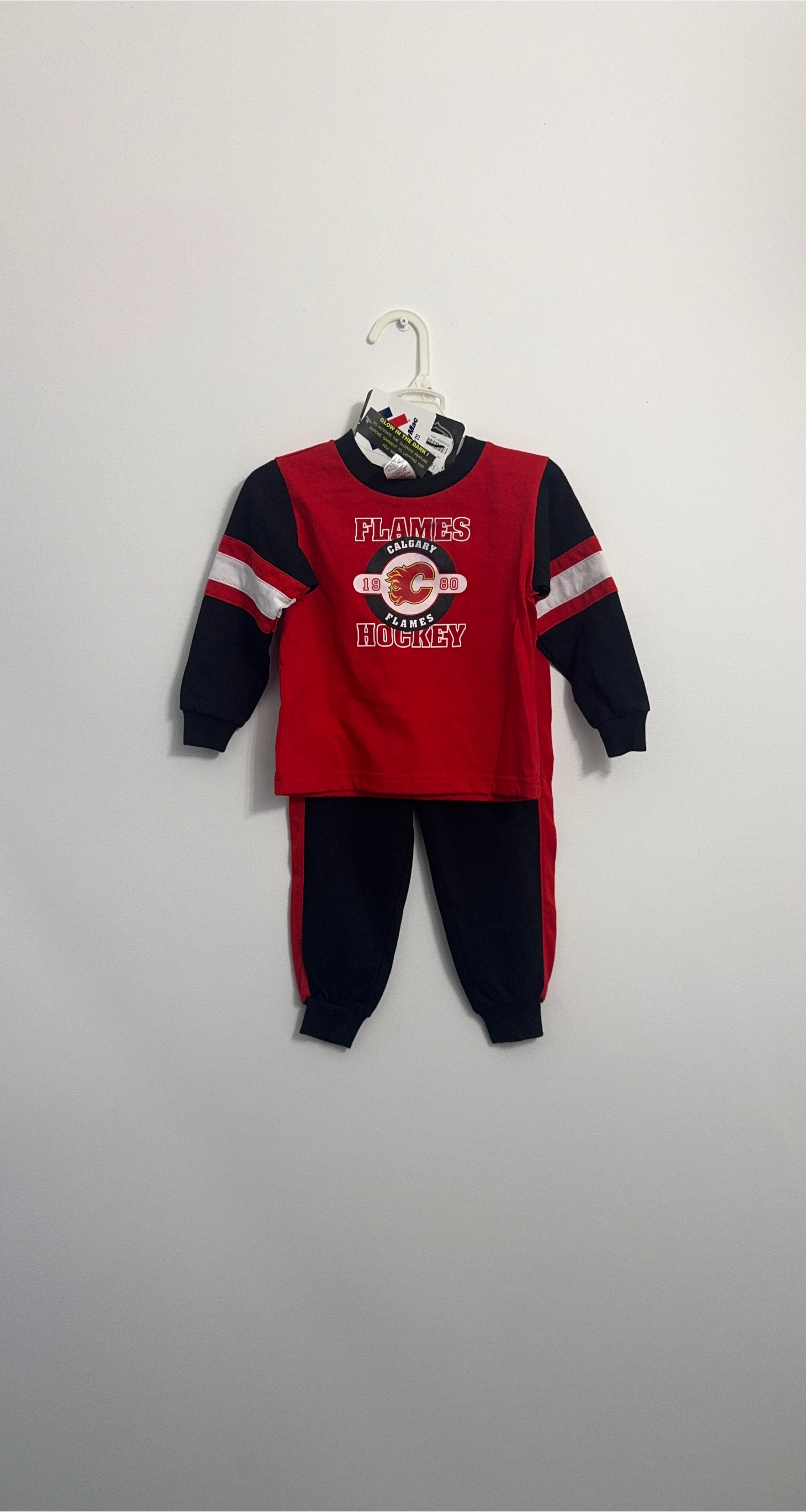 Calgary Flames 24M Baby Outfit thumbnail