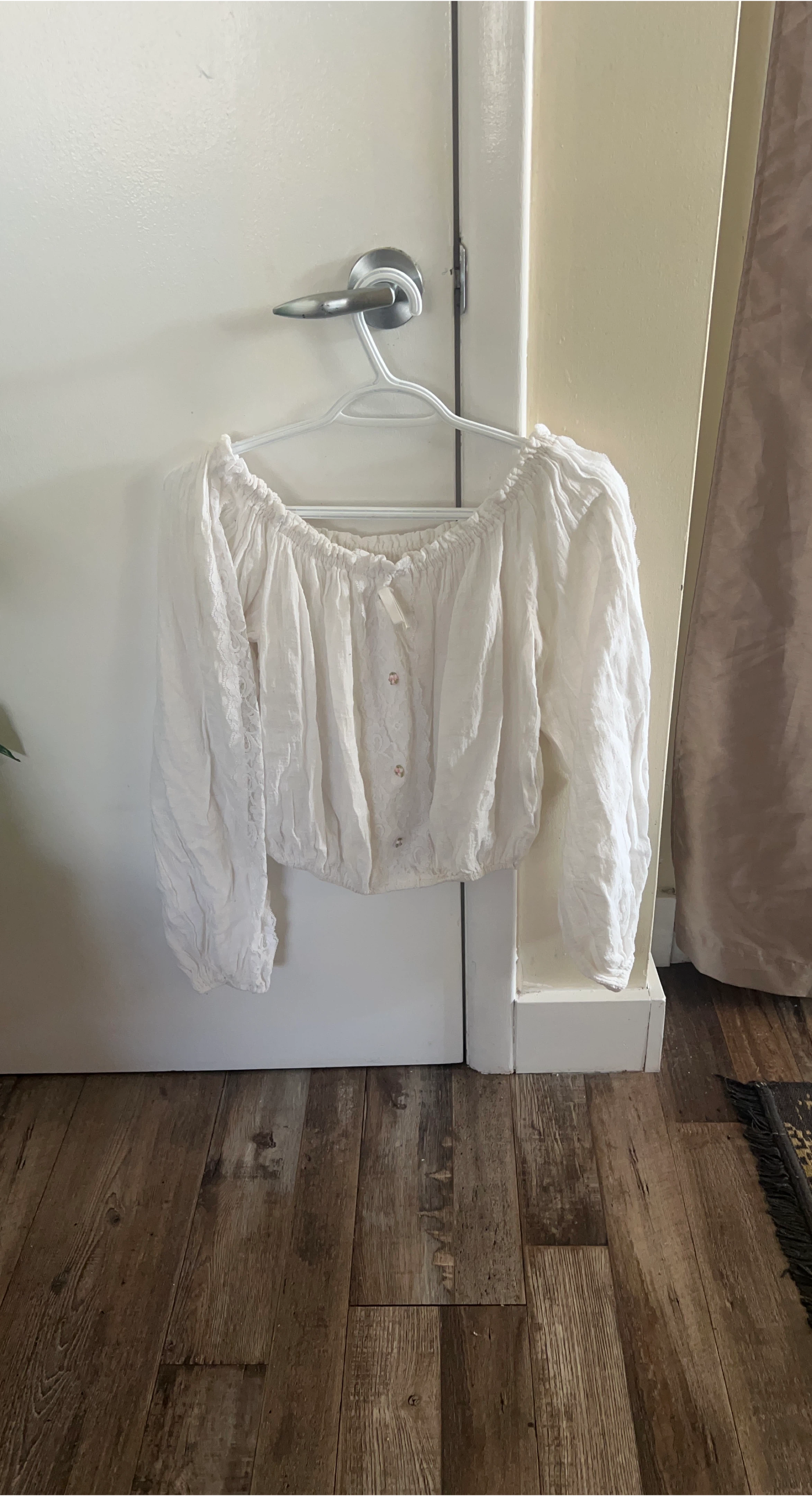 White Long Sleeve Blouse with lace along the sleeve