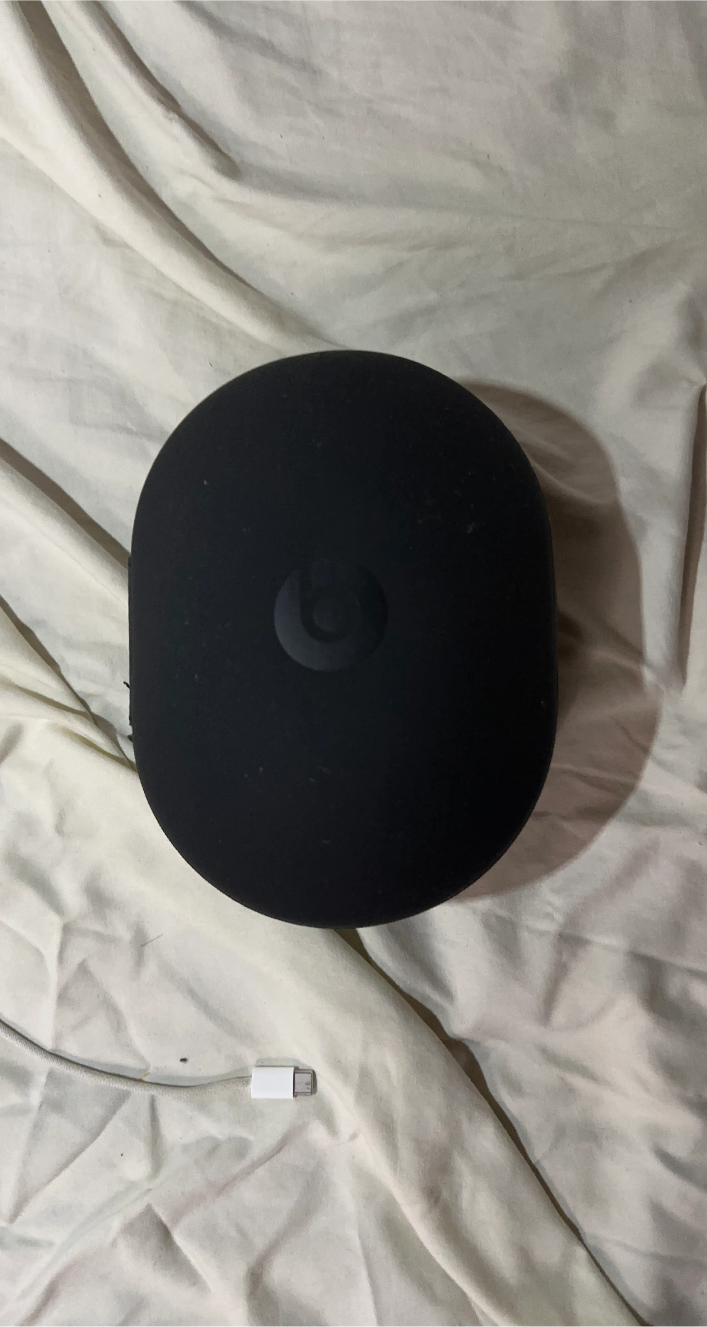 Beats Studio Headphones - Black case only thumbnail