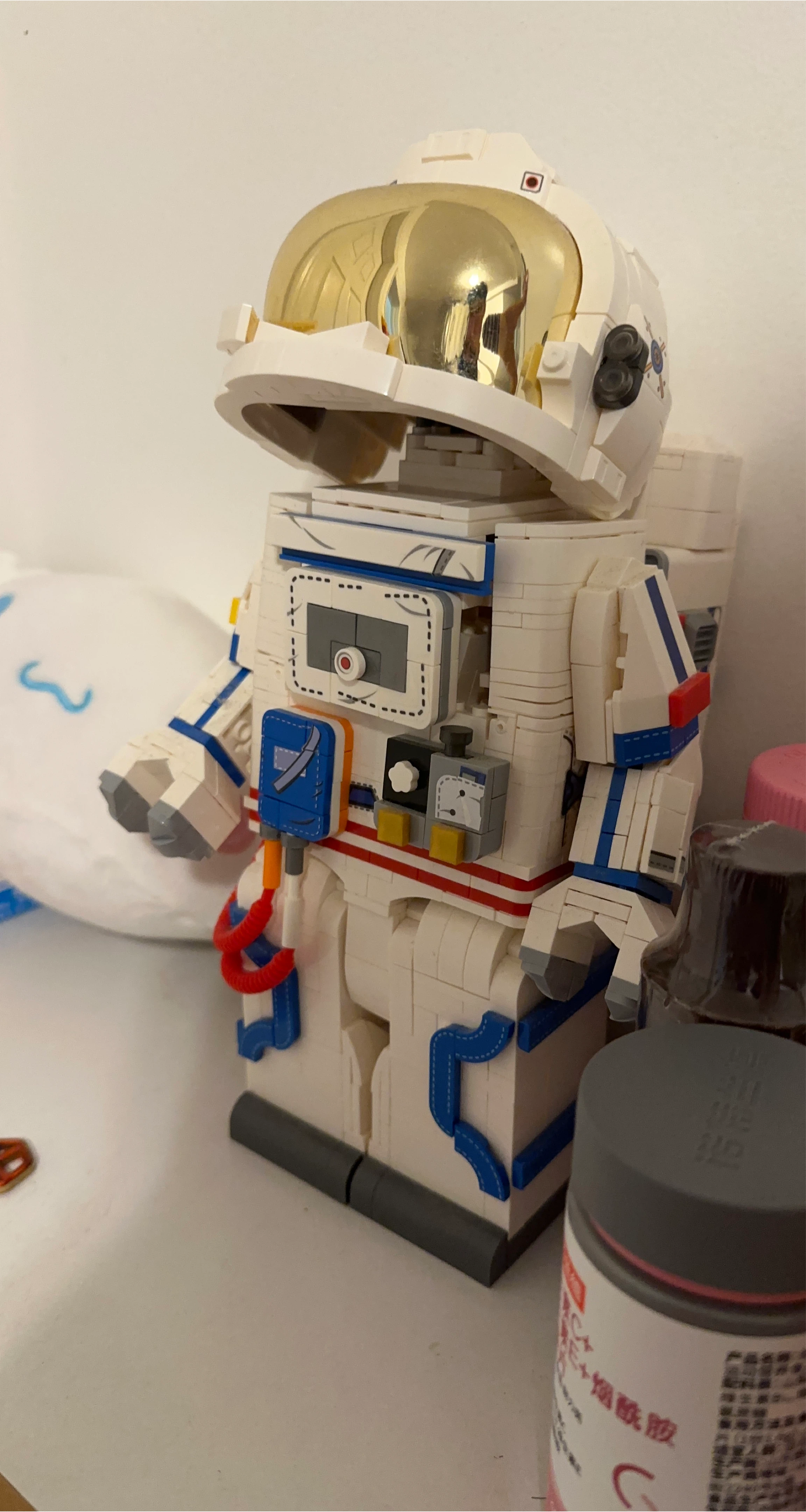 Lego Astronaut Building Set thumbnail