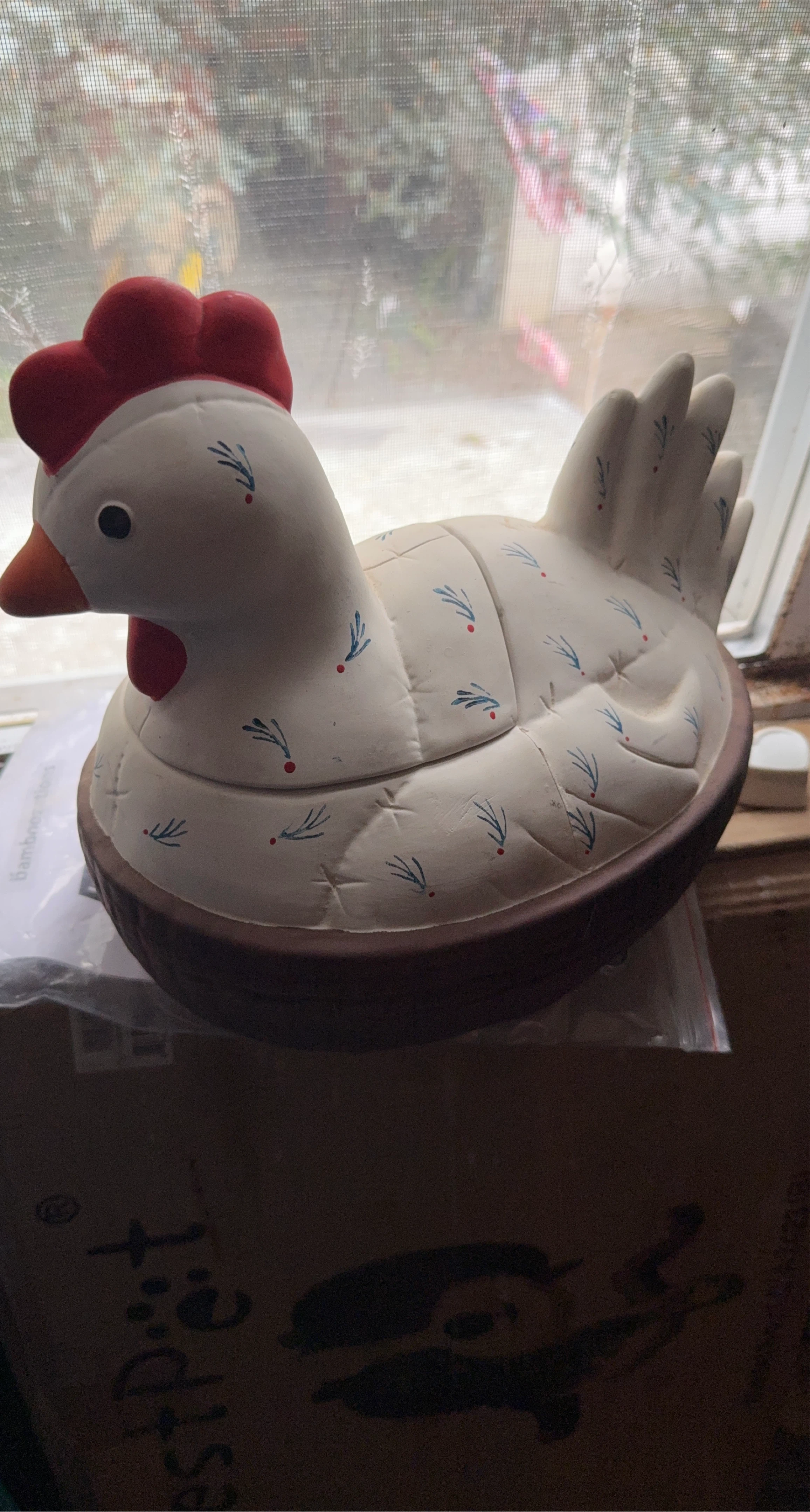 Ceramic Chicken Hen on Nest Dish thumbnail