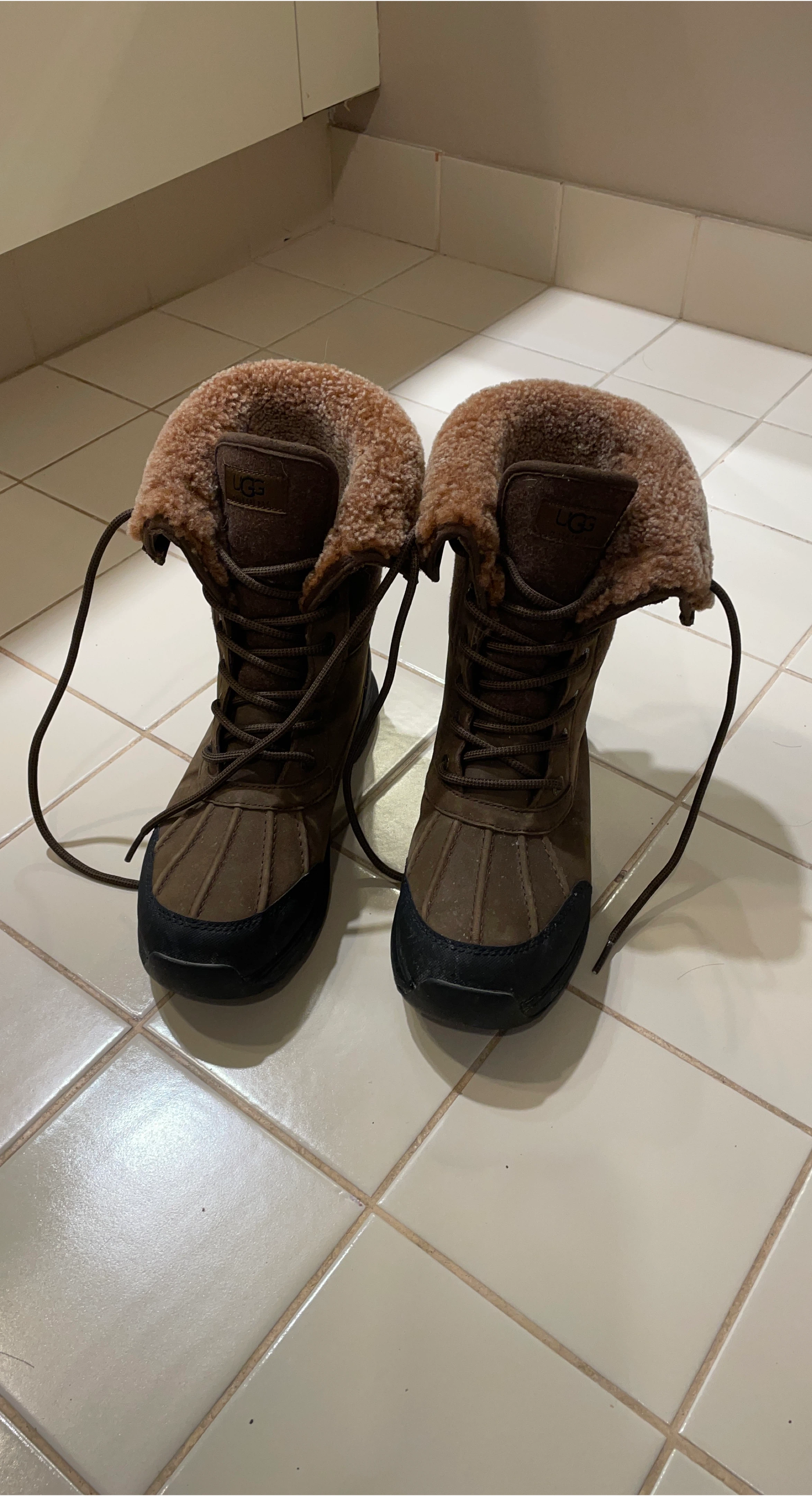 UGG Waterproof Women Winter Boots - Size 8 thumbnail