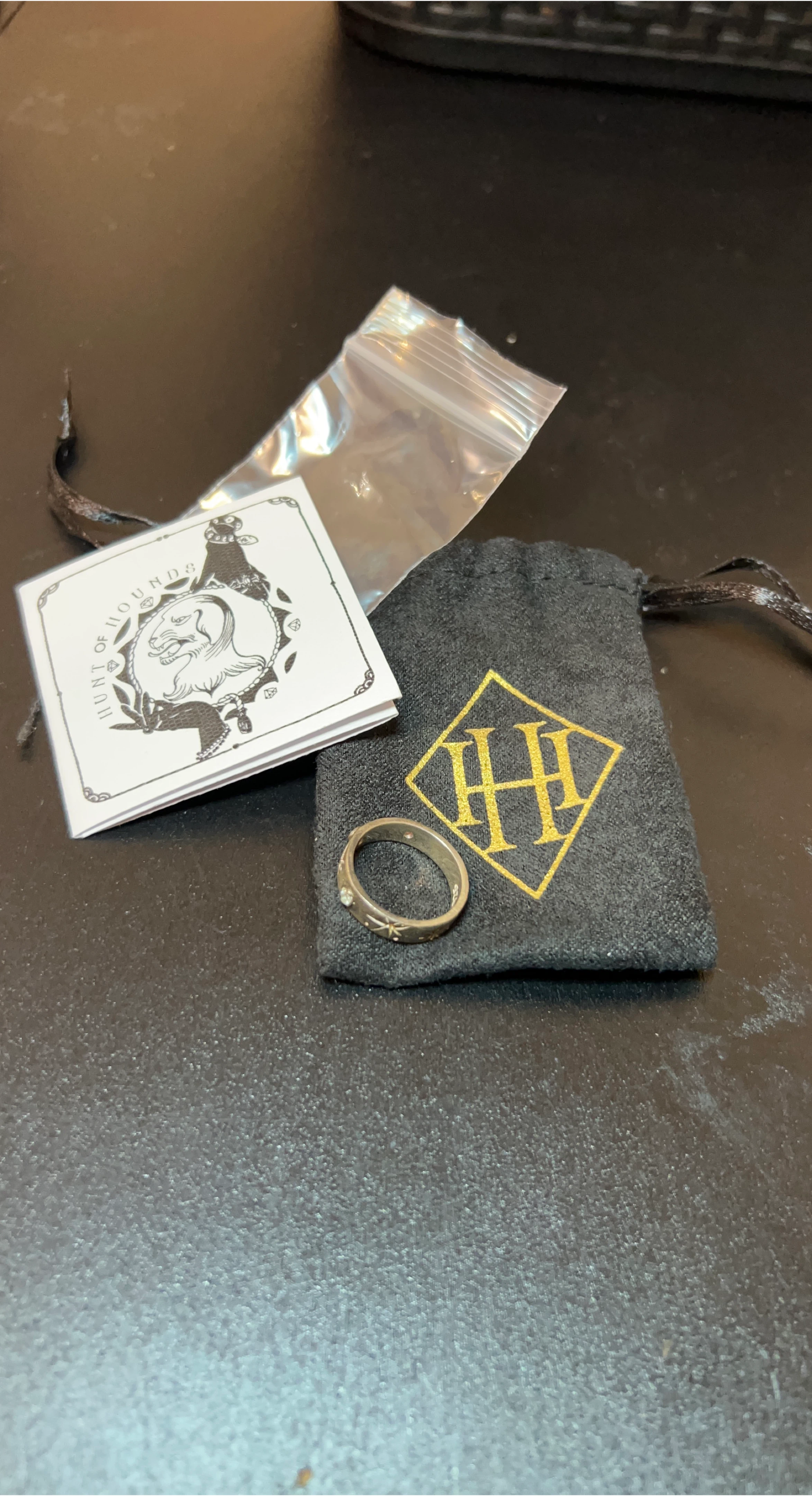 Hunt of Hounds Ring with Pouch and Card
