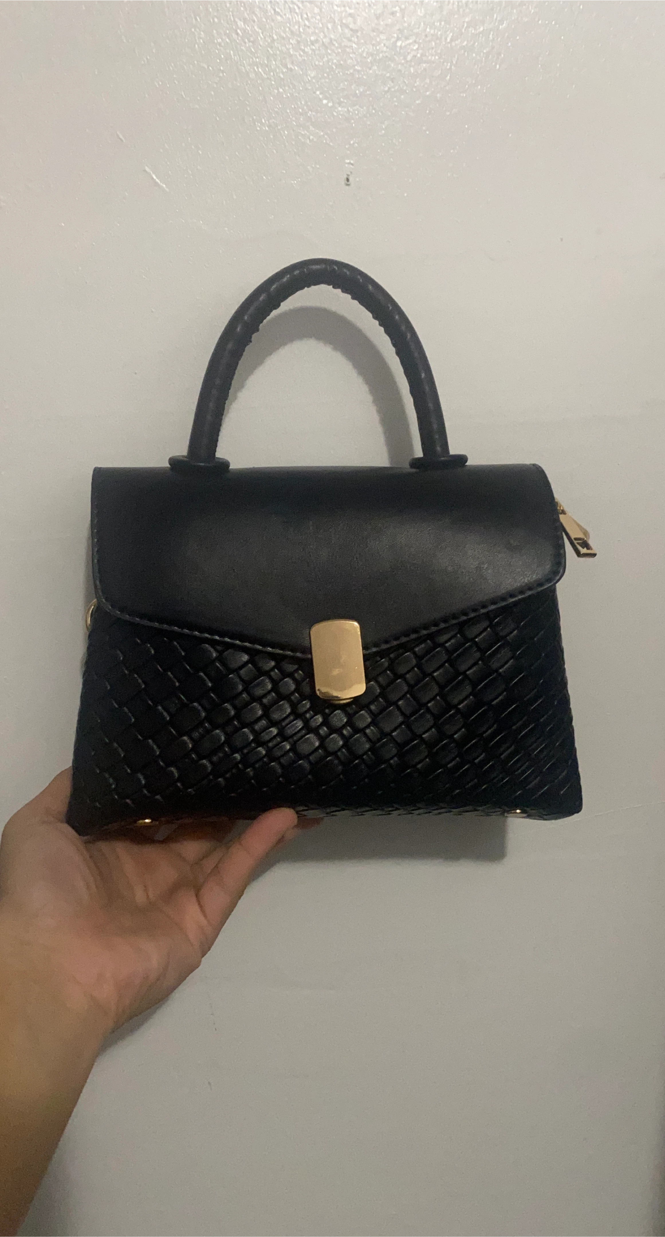 Day 2 - Black Woven Top Handle Bag 🥕 thumbnail