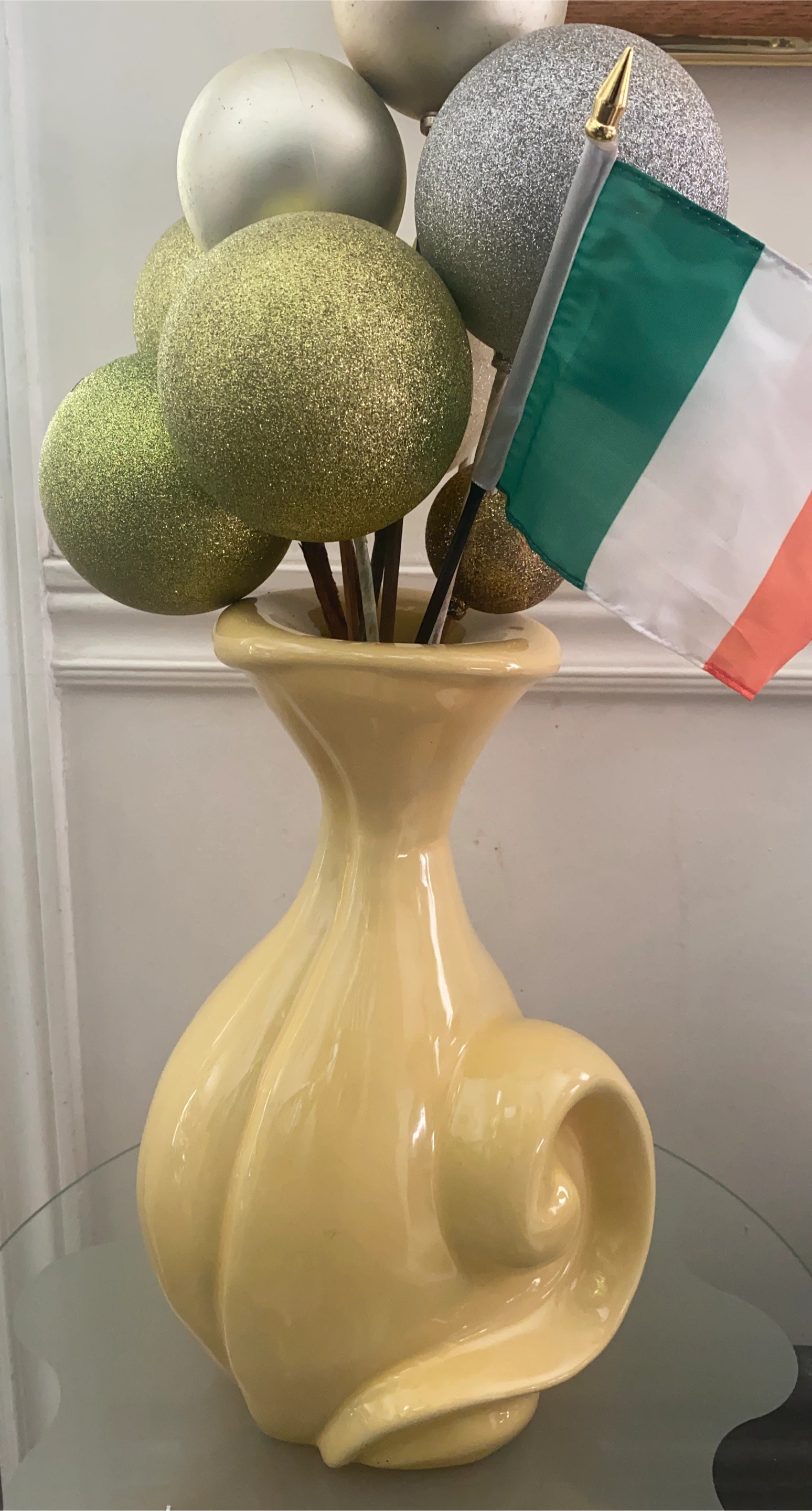 Porcelain Vase 🥕 with Decorative Balls and Ireland Flag thumbnail