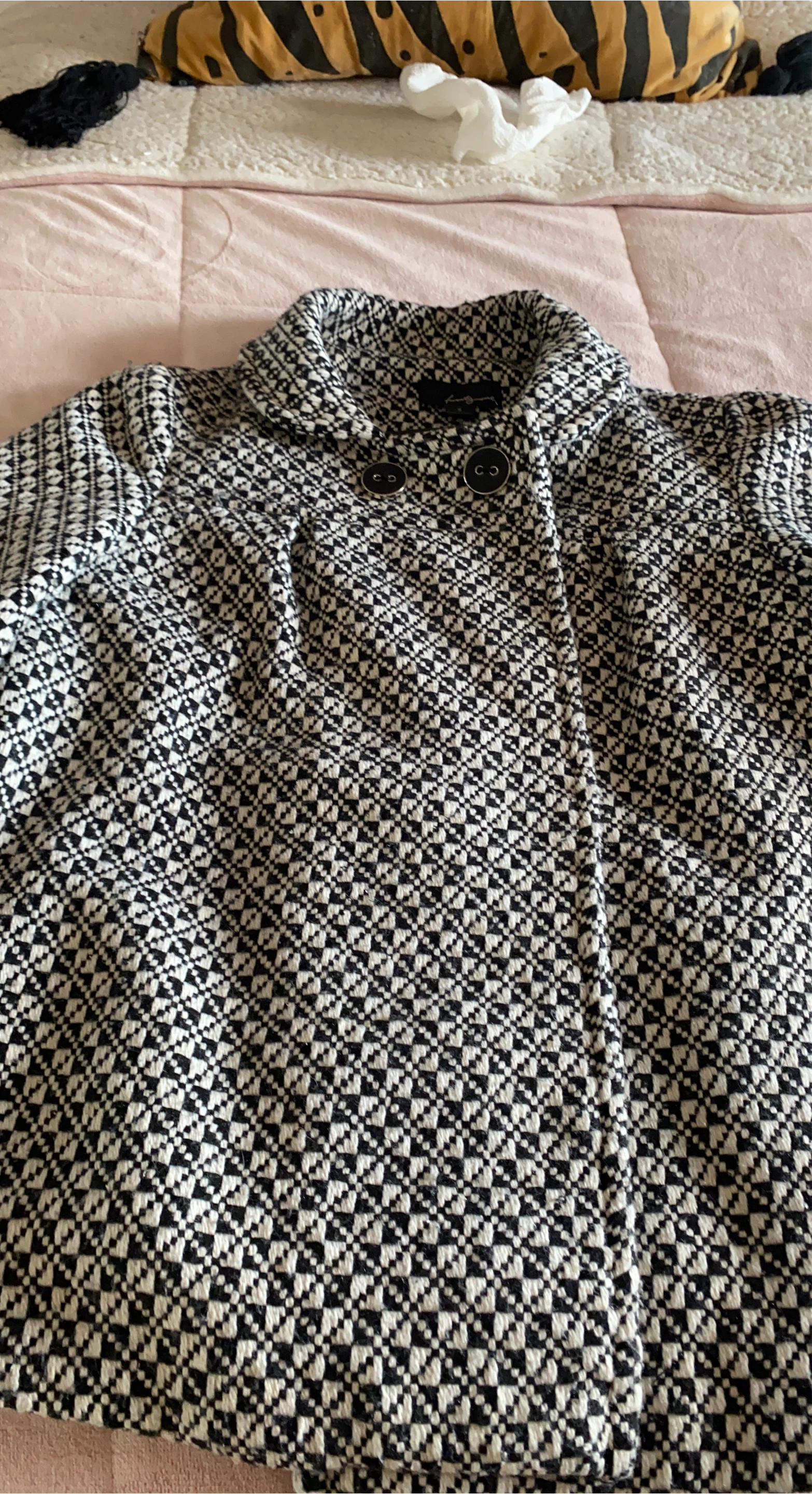 Twenty One Black & White Patterned Coat - Size S image indicator(1)