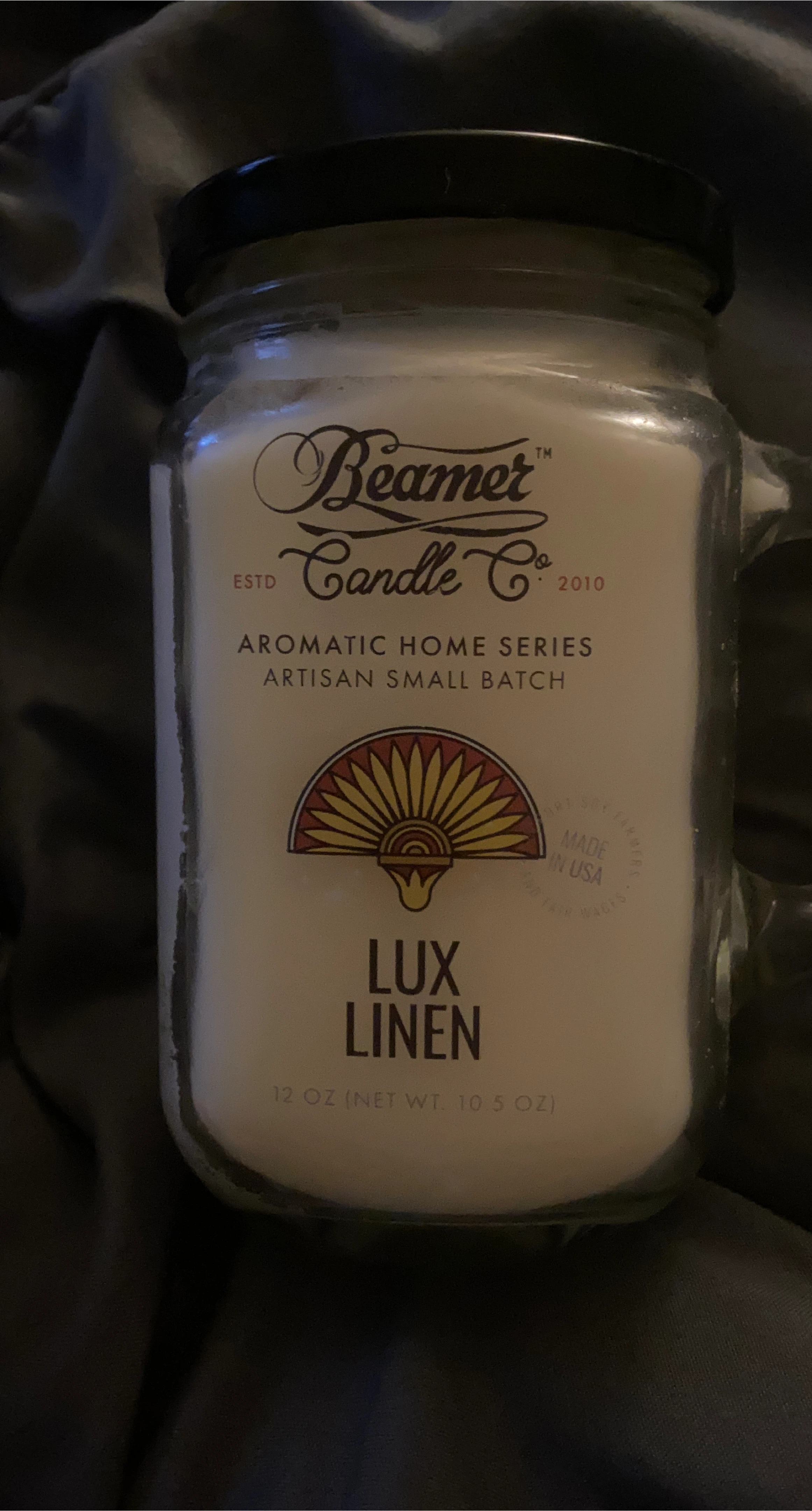 Beamer Candle Co. Lux Linen Candle image indicator(1)