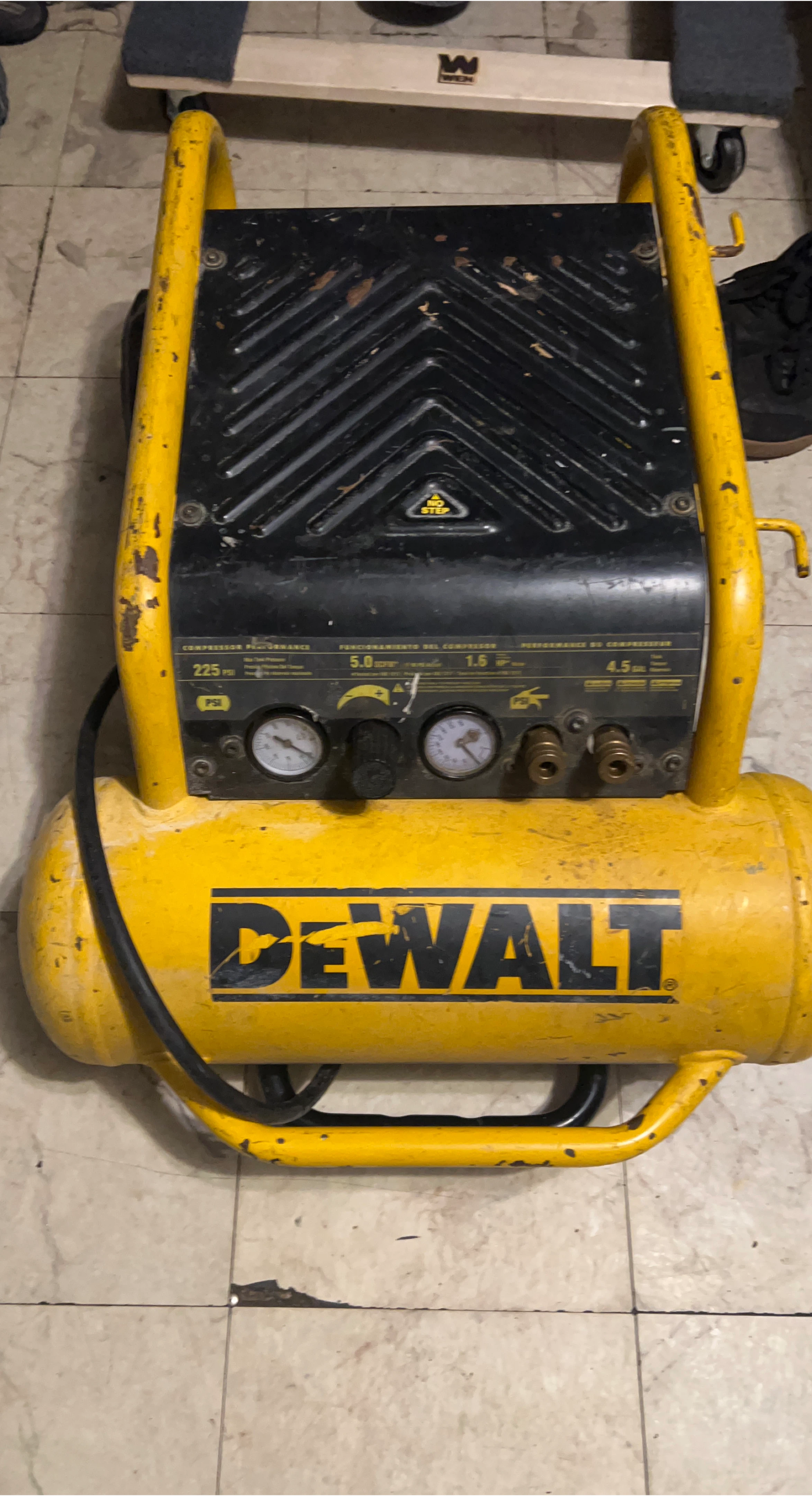 Dewalt Air Compressor - Yellow