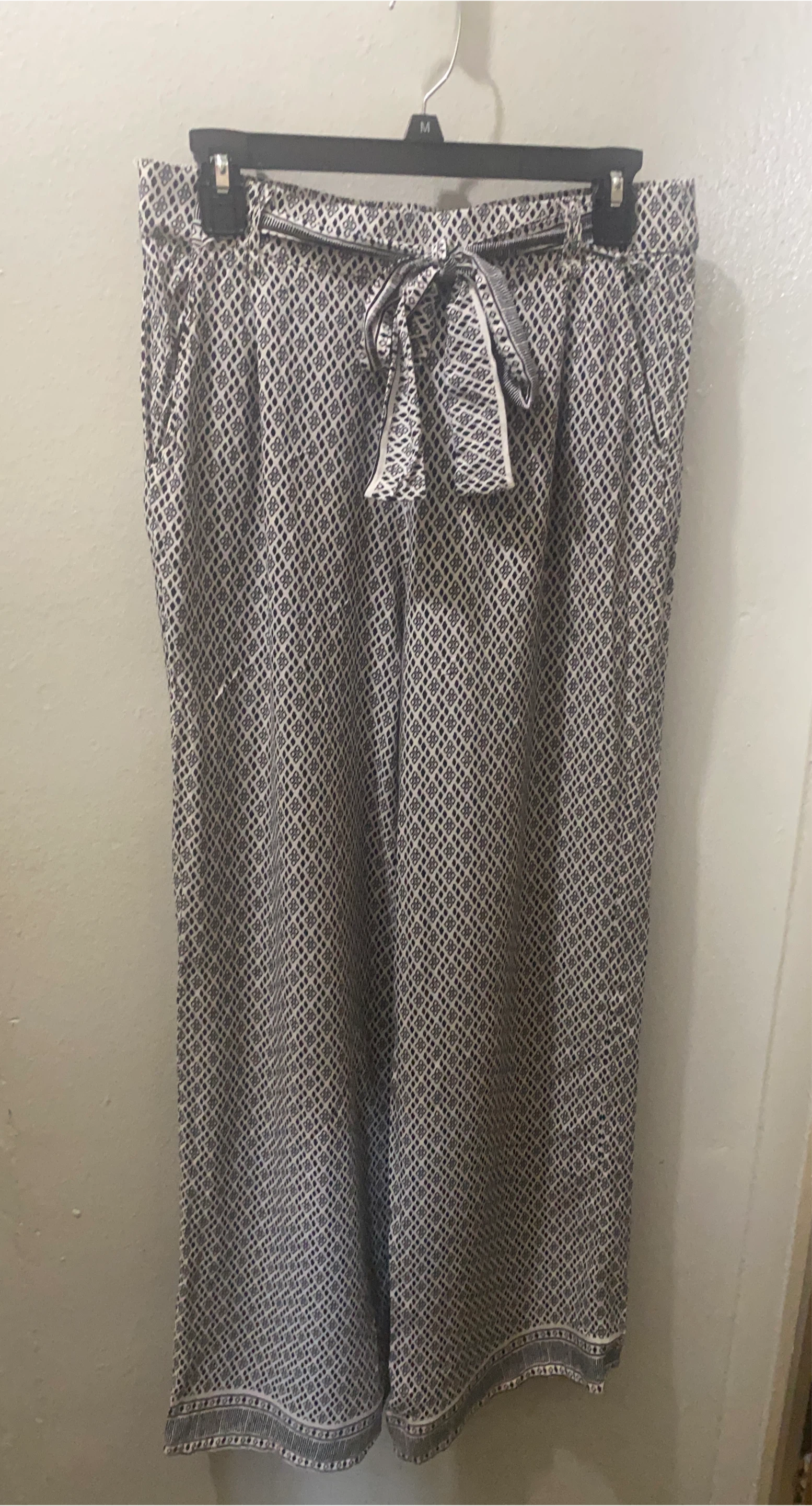 Printed Wide Leg Pants with Tie thumbnail