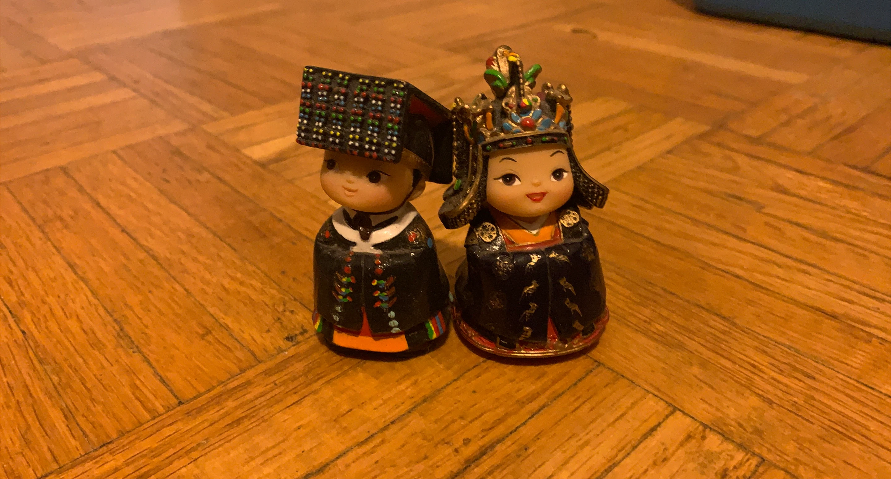 Korean Traditional Wedding Dolls thumbnail