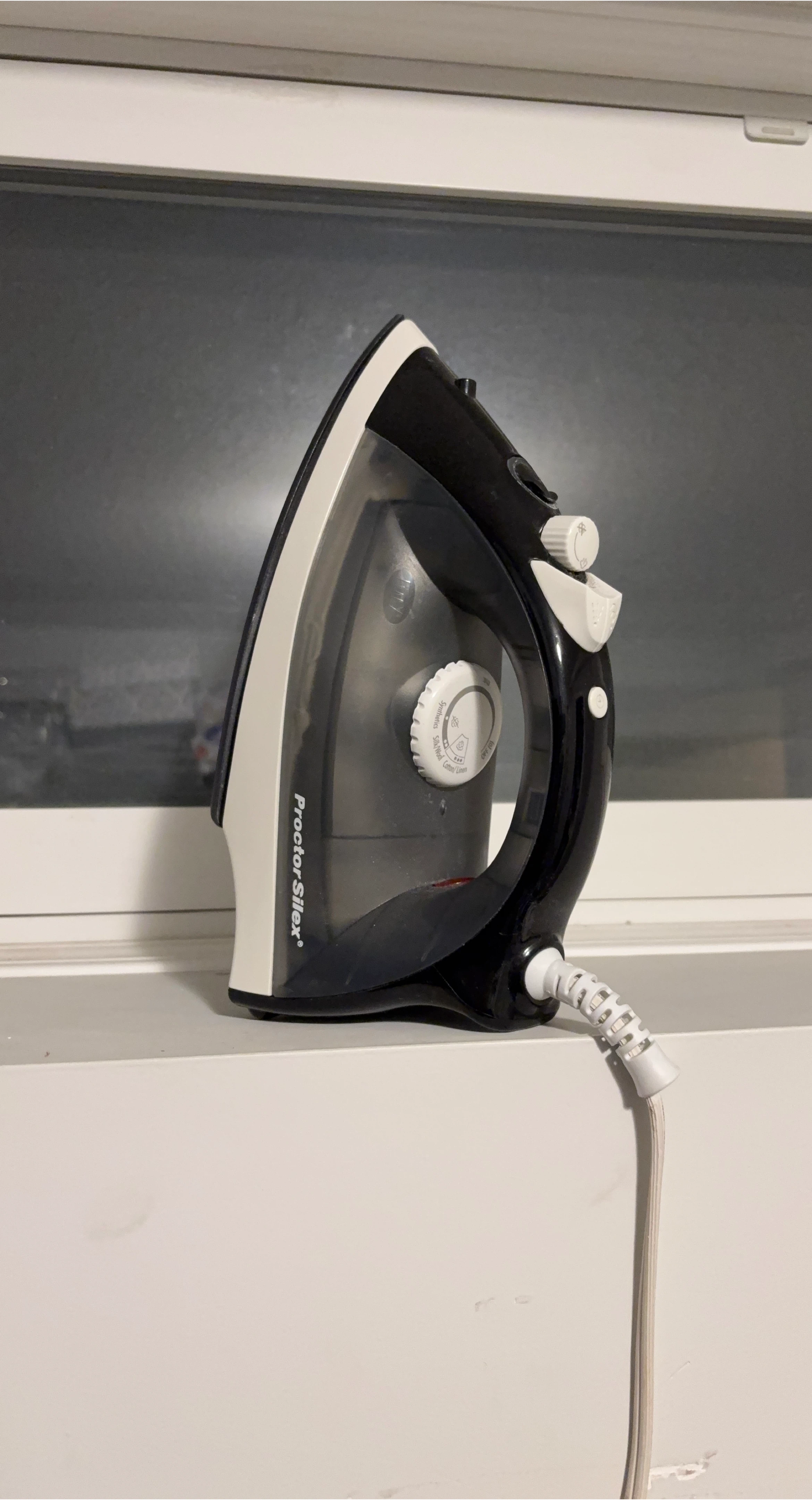 Proctor Silex Iron - Black and White