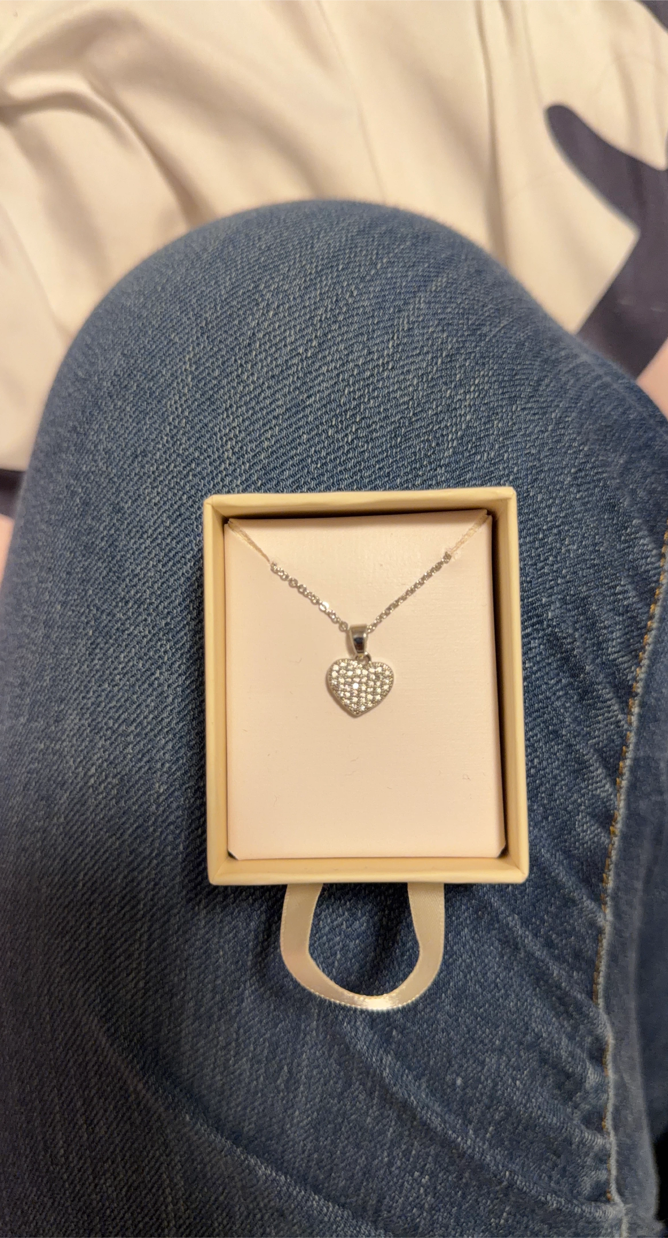 Heart Pendant Necklace in Box thumbnail