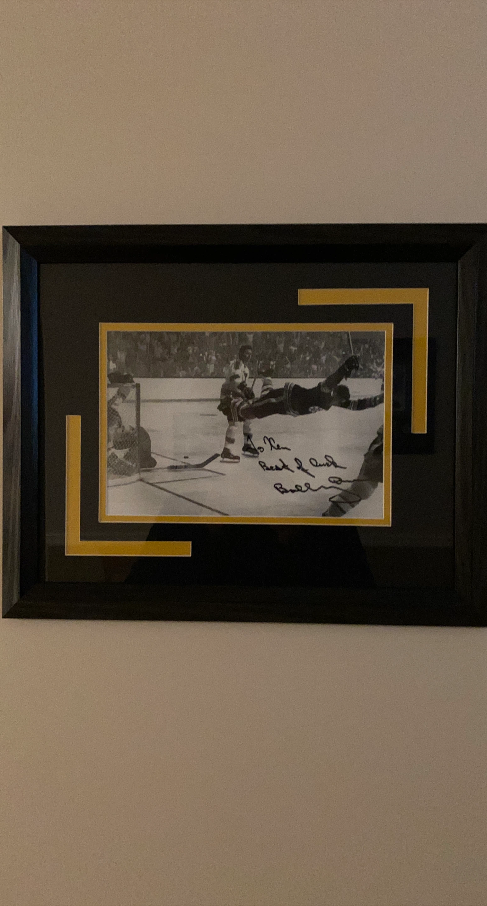 Framed Bobby Orr Autographed Photo thumbnail