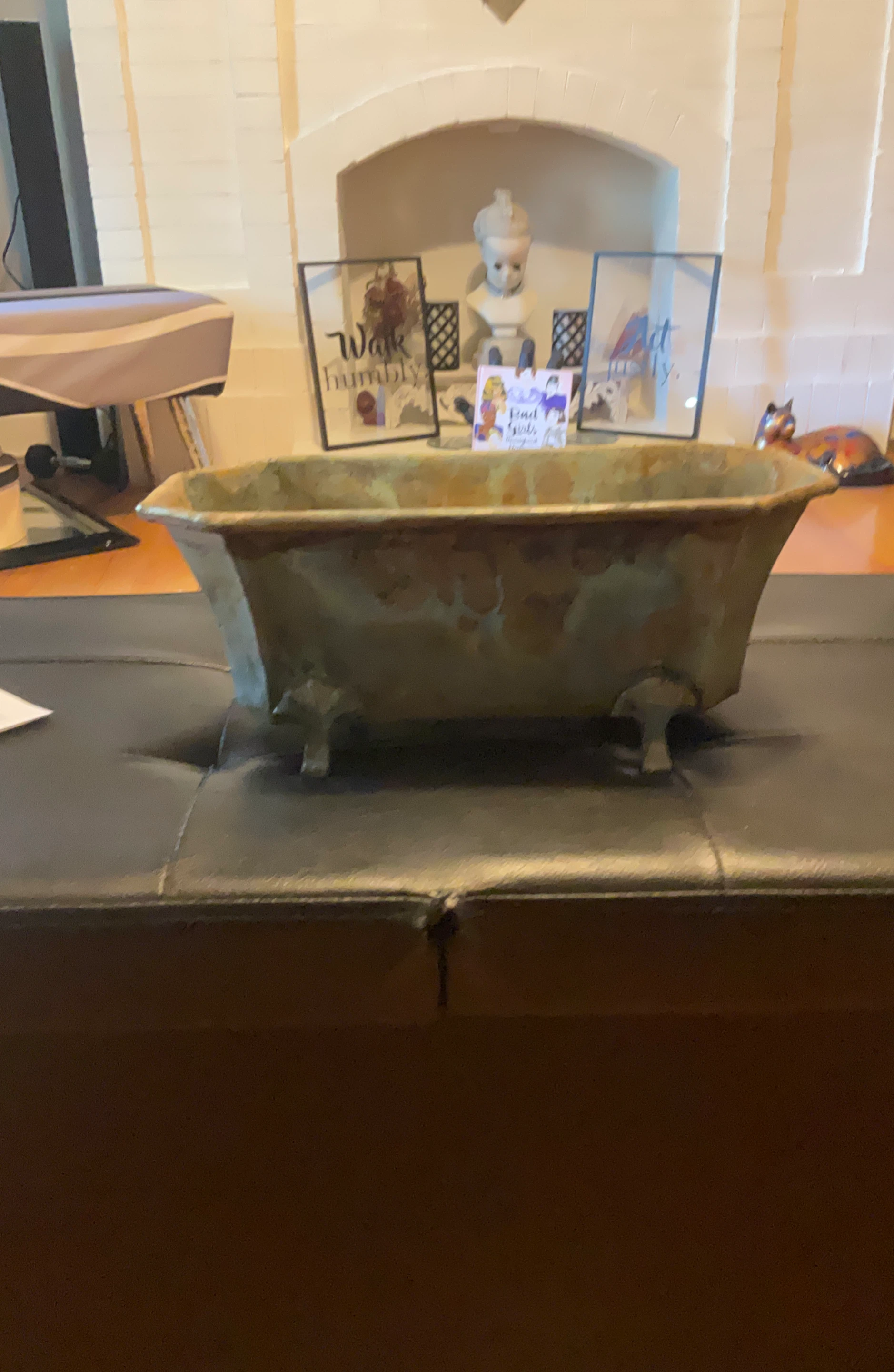 Vintage-Style brass clawfoot tub Planter thumbnail