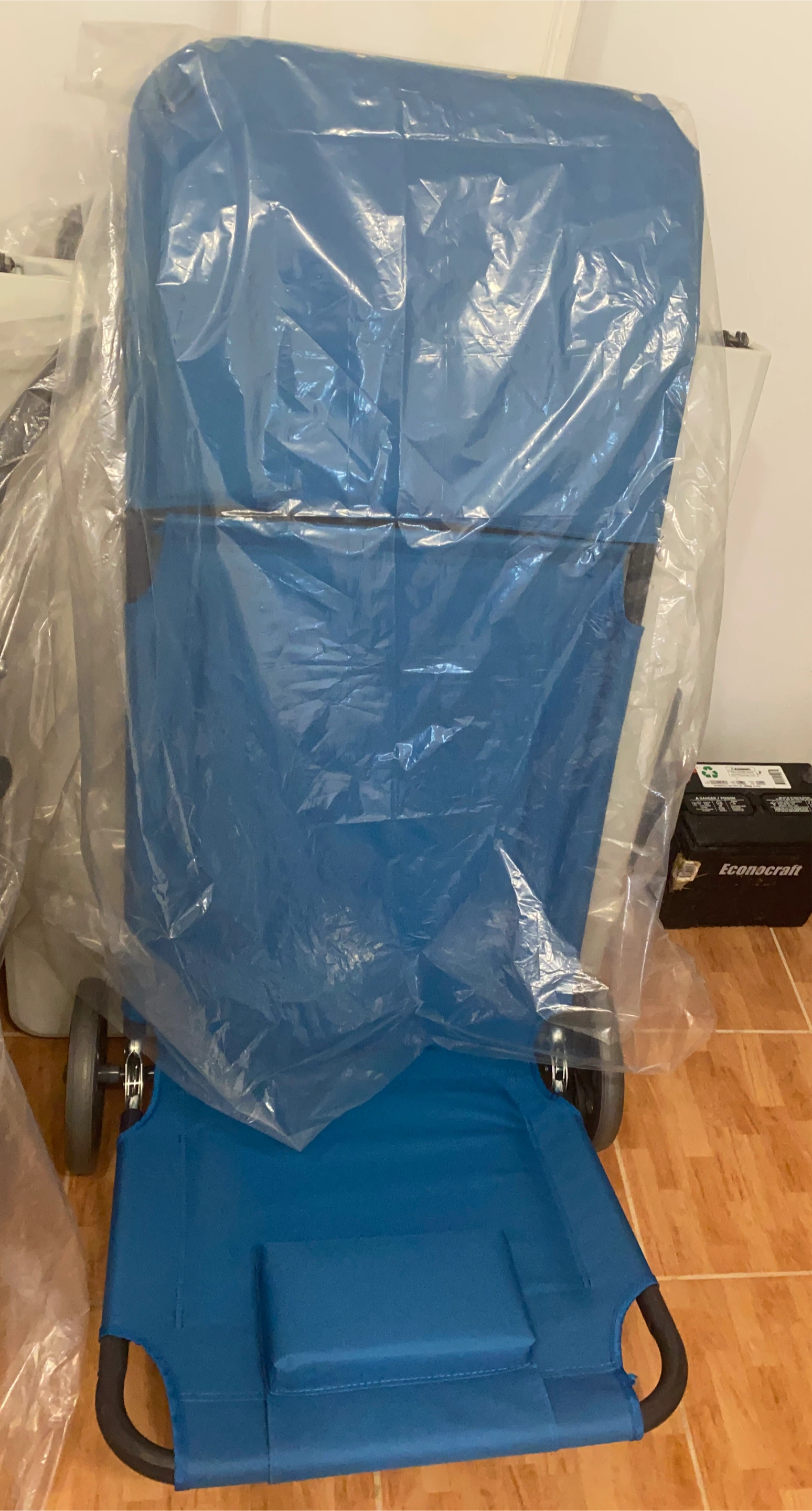 Blue Wheeled Beach Lounger image indicator(1)