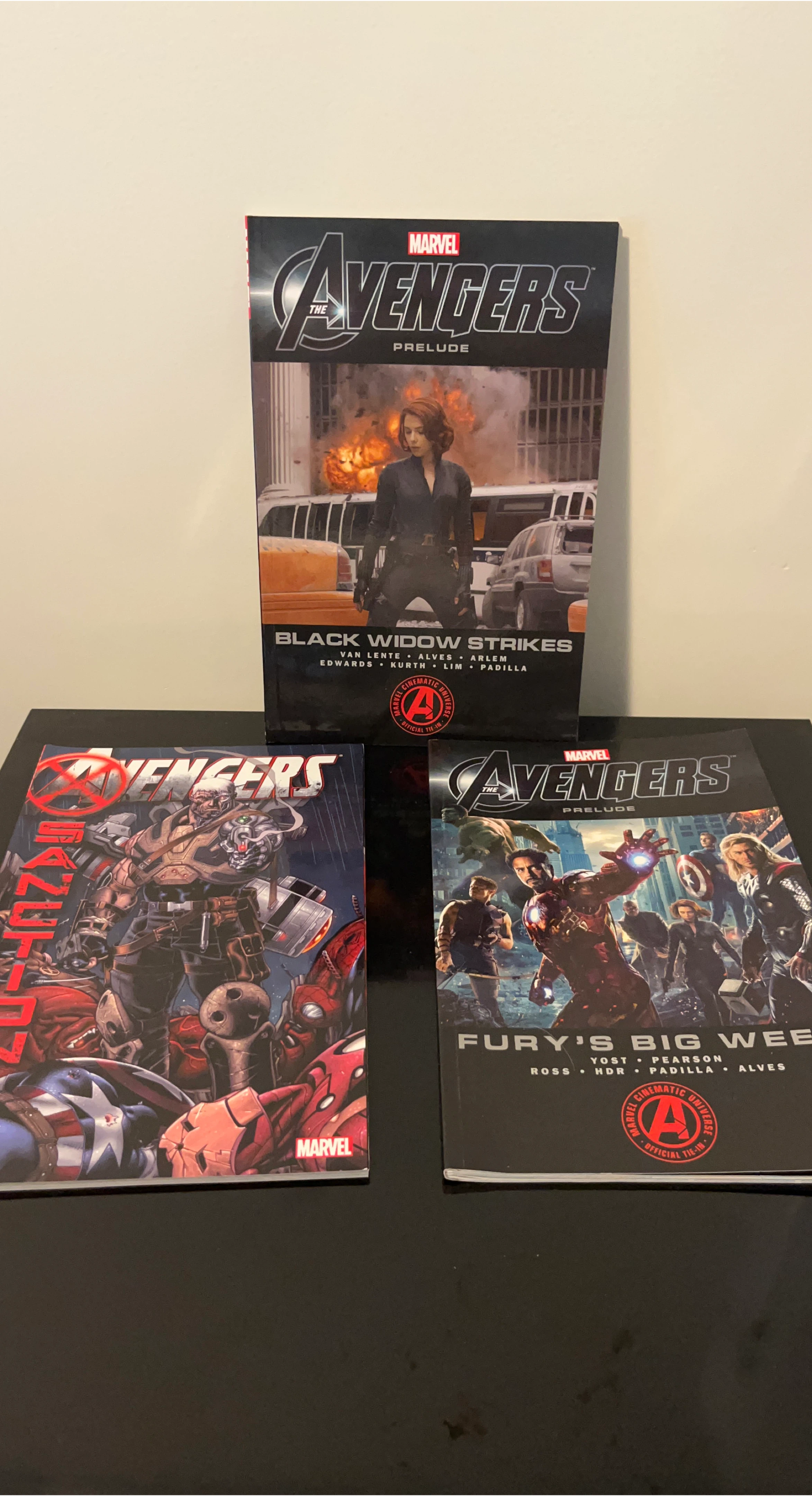 Marvel Avengers Prelude Comic Book Set thumbnail