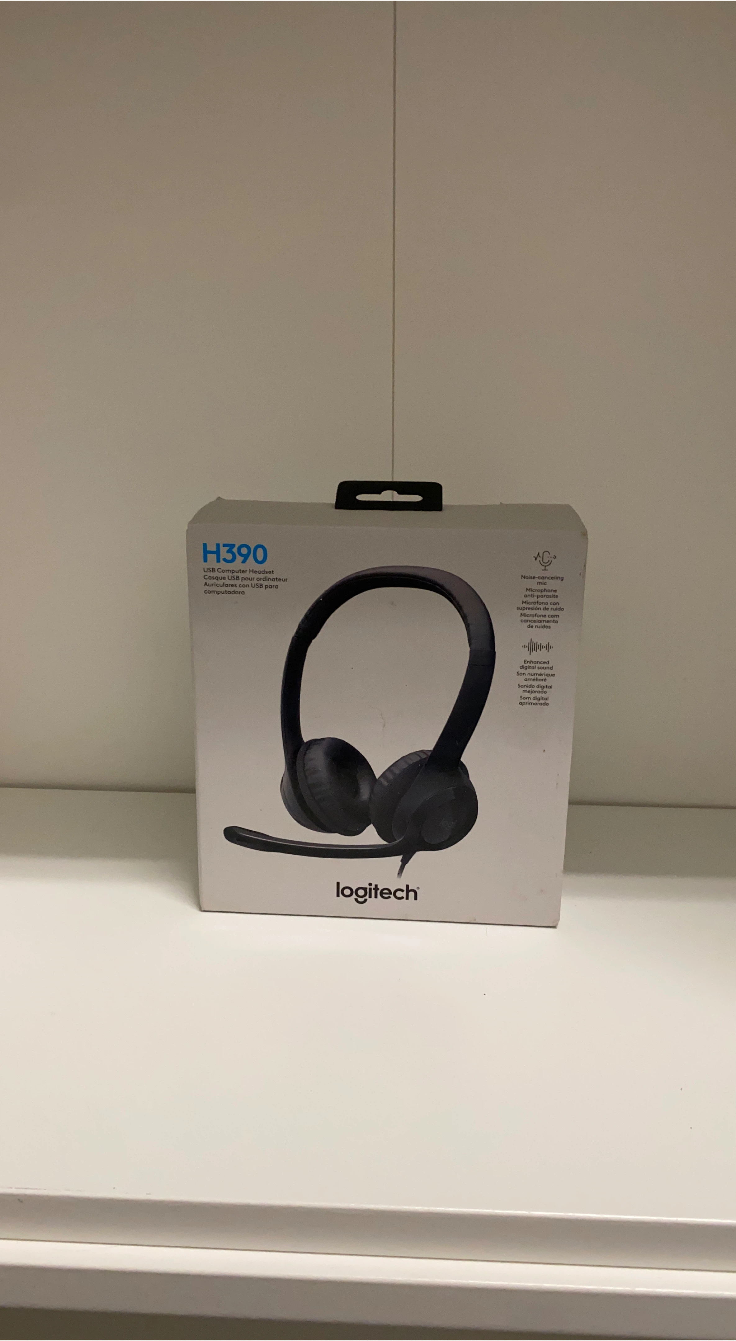 Logitech H390 USB Computer Headset - Like New! thumbnail