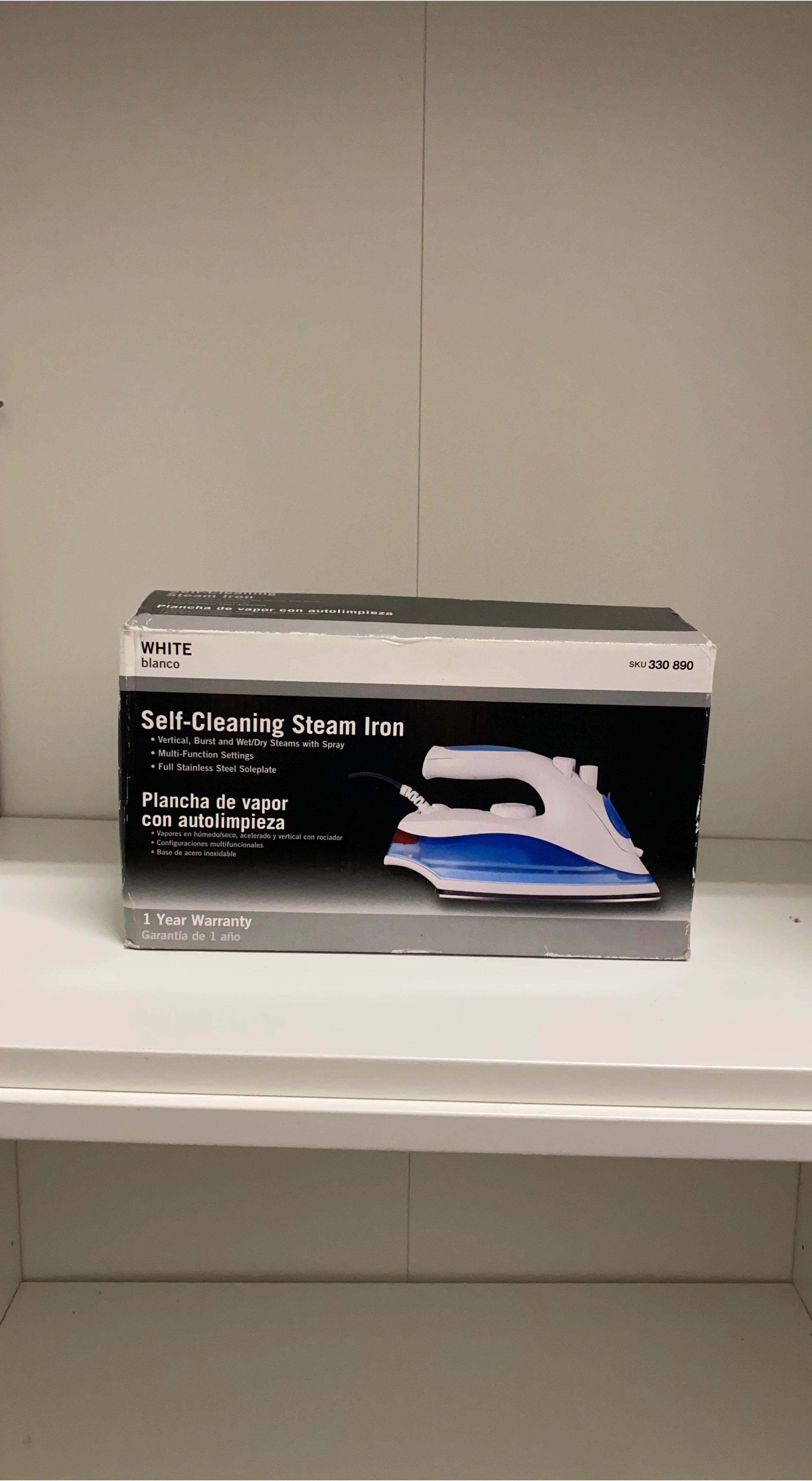 White Self-Cleaning Steam Iron thumbnail