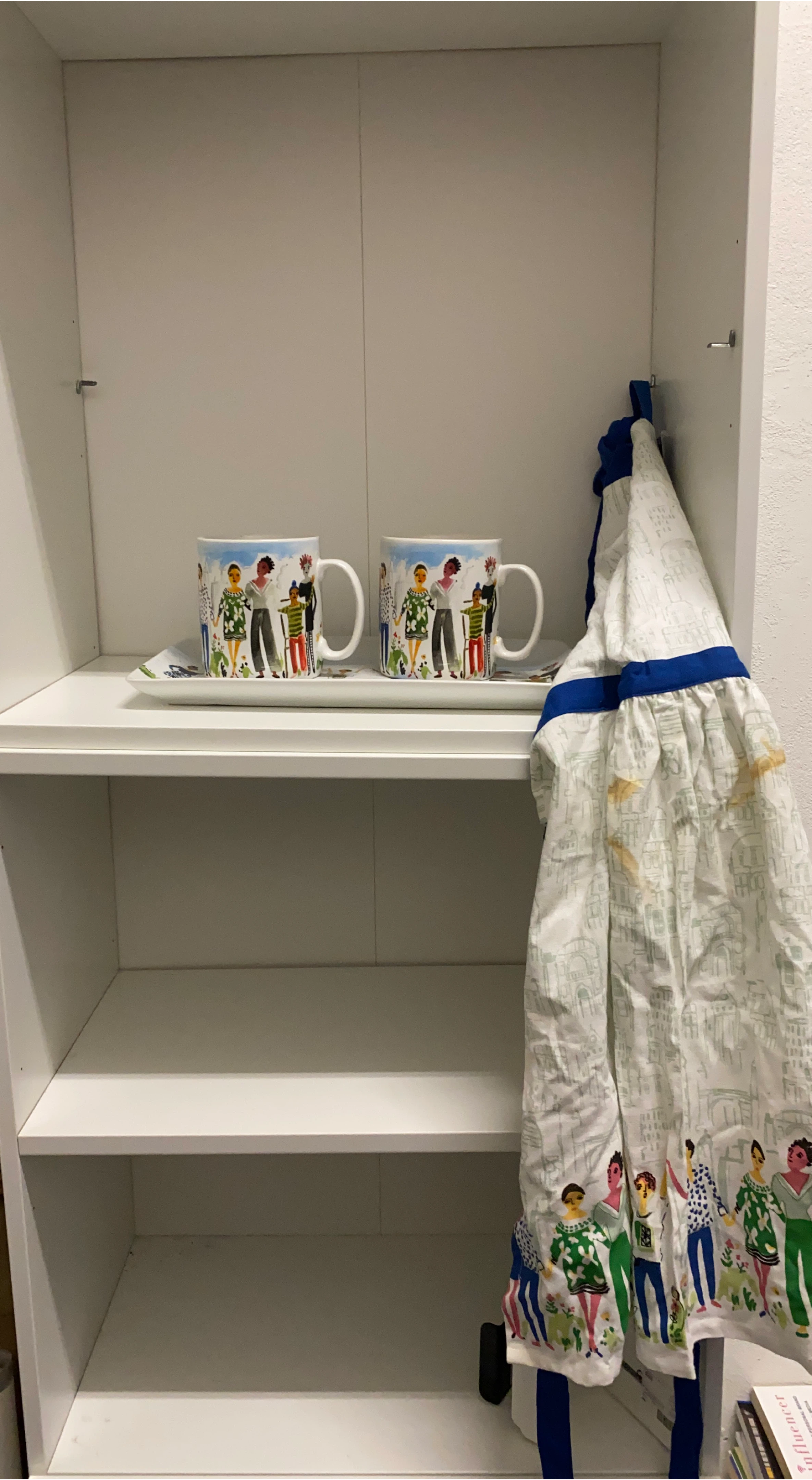 Marimekko People Pattern Mugs & Apron Set thumbnail