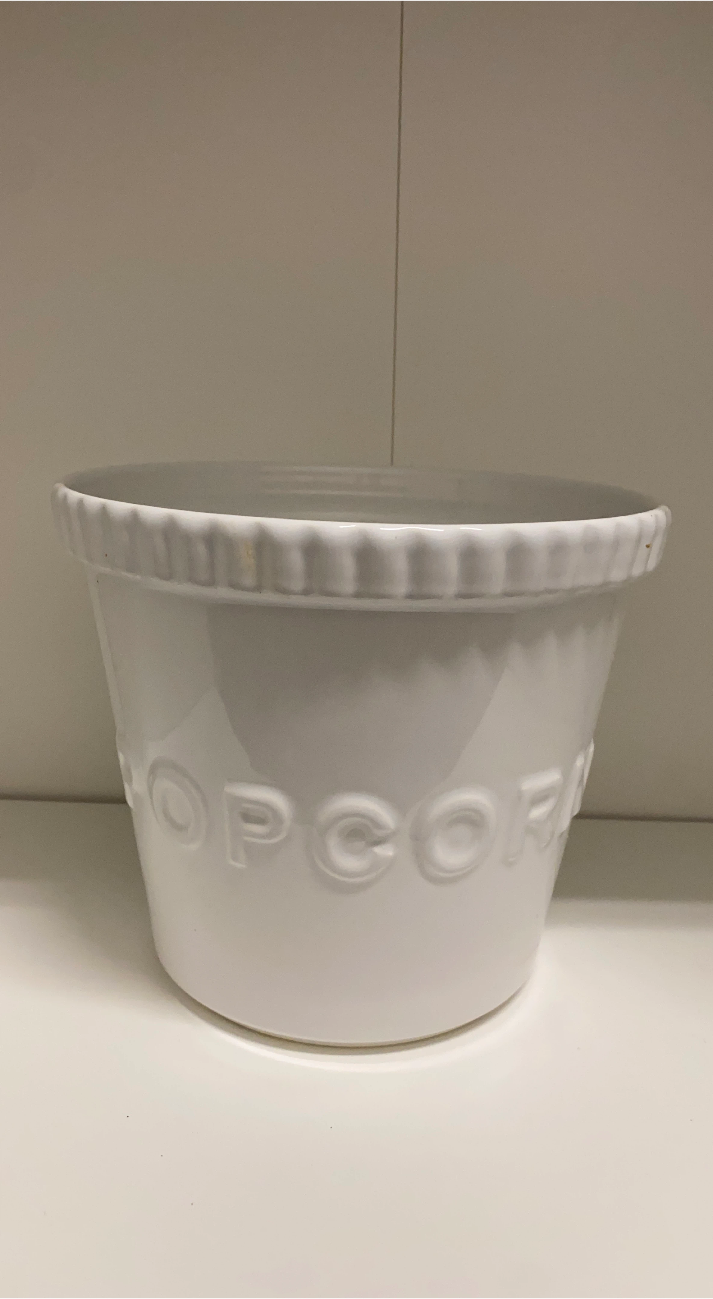 White Ceramic Popcorn Bowl image indicator(1)