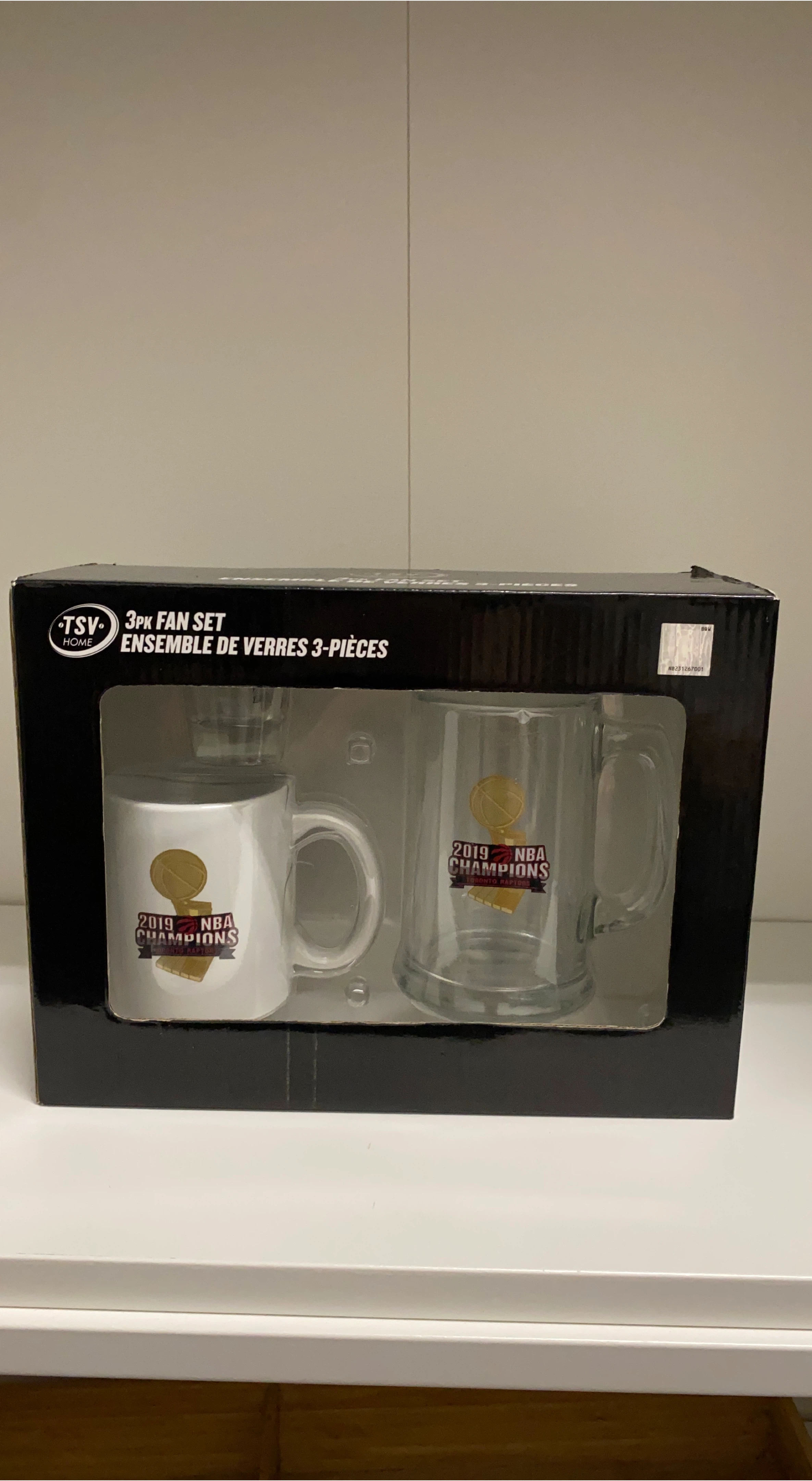 TSV Home 2019 NBA Champions 3-Piece Fan Set image indicator(1)