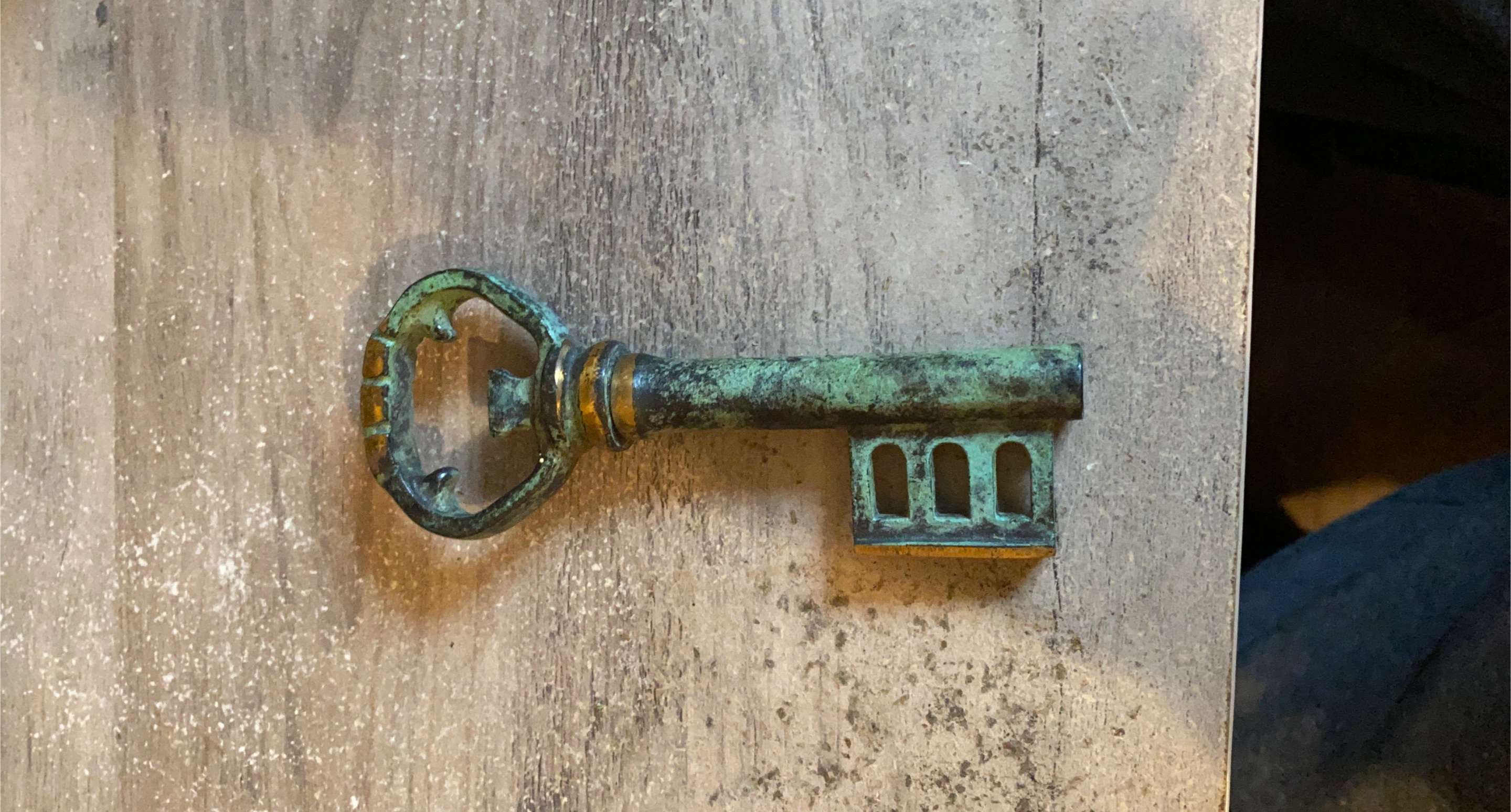 Antique Style Decorative Key/Wine opener