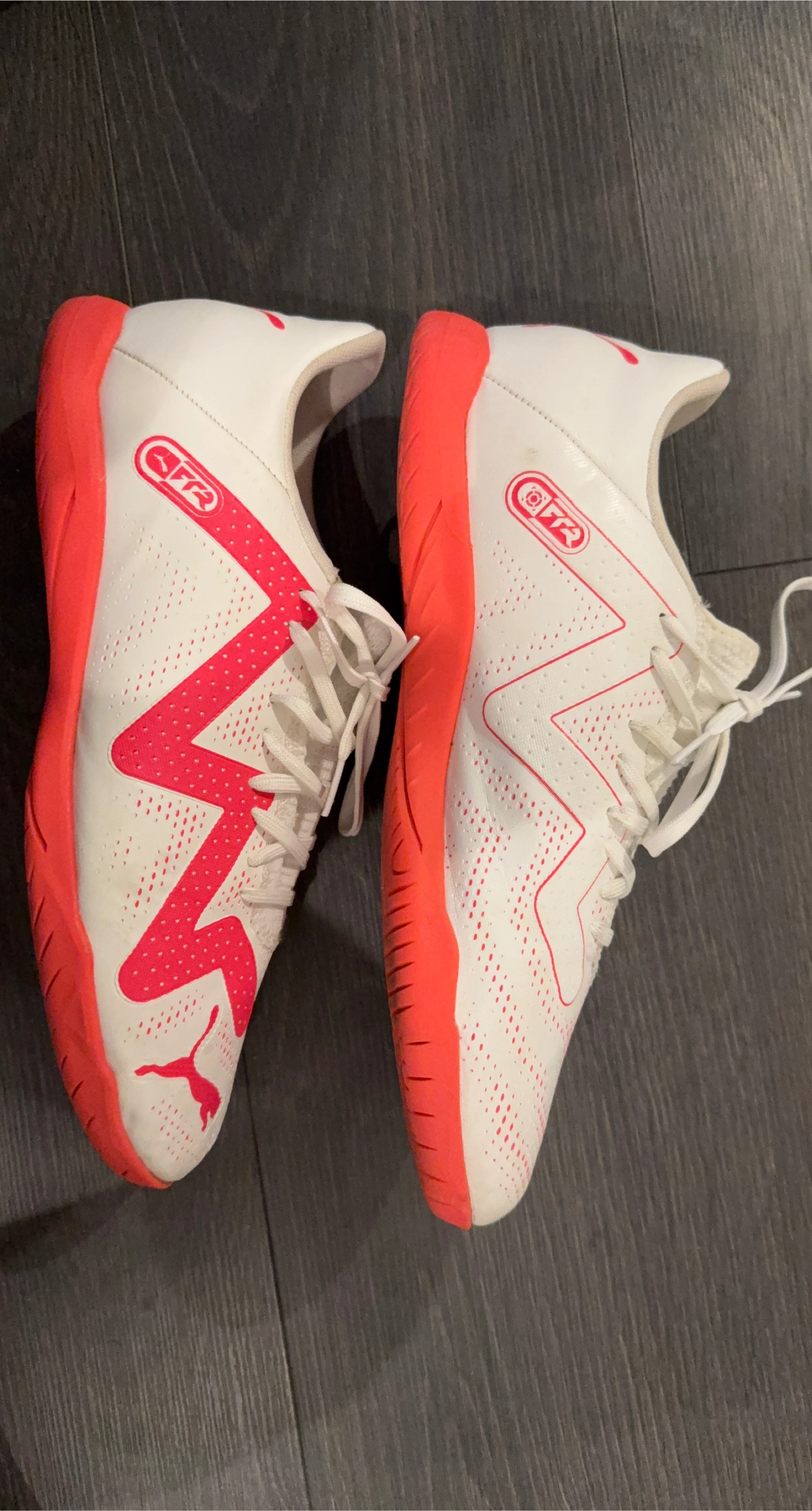 Puma Future Play White & Pink Indoor Soccer Shoes