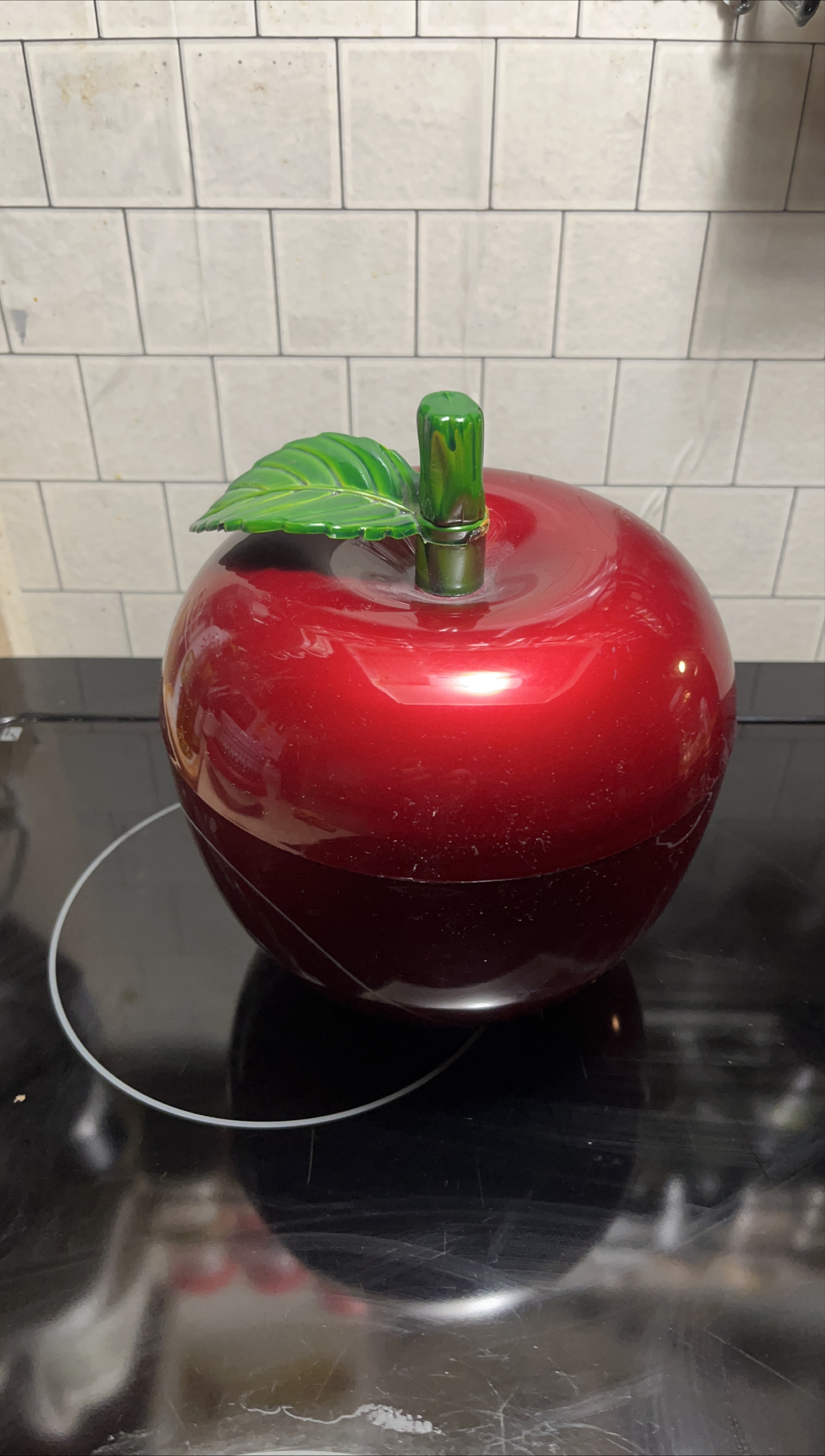 Red Apple Container thumbnail