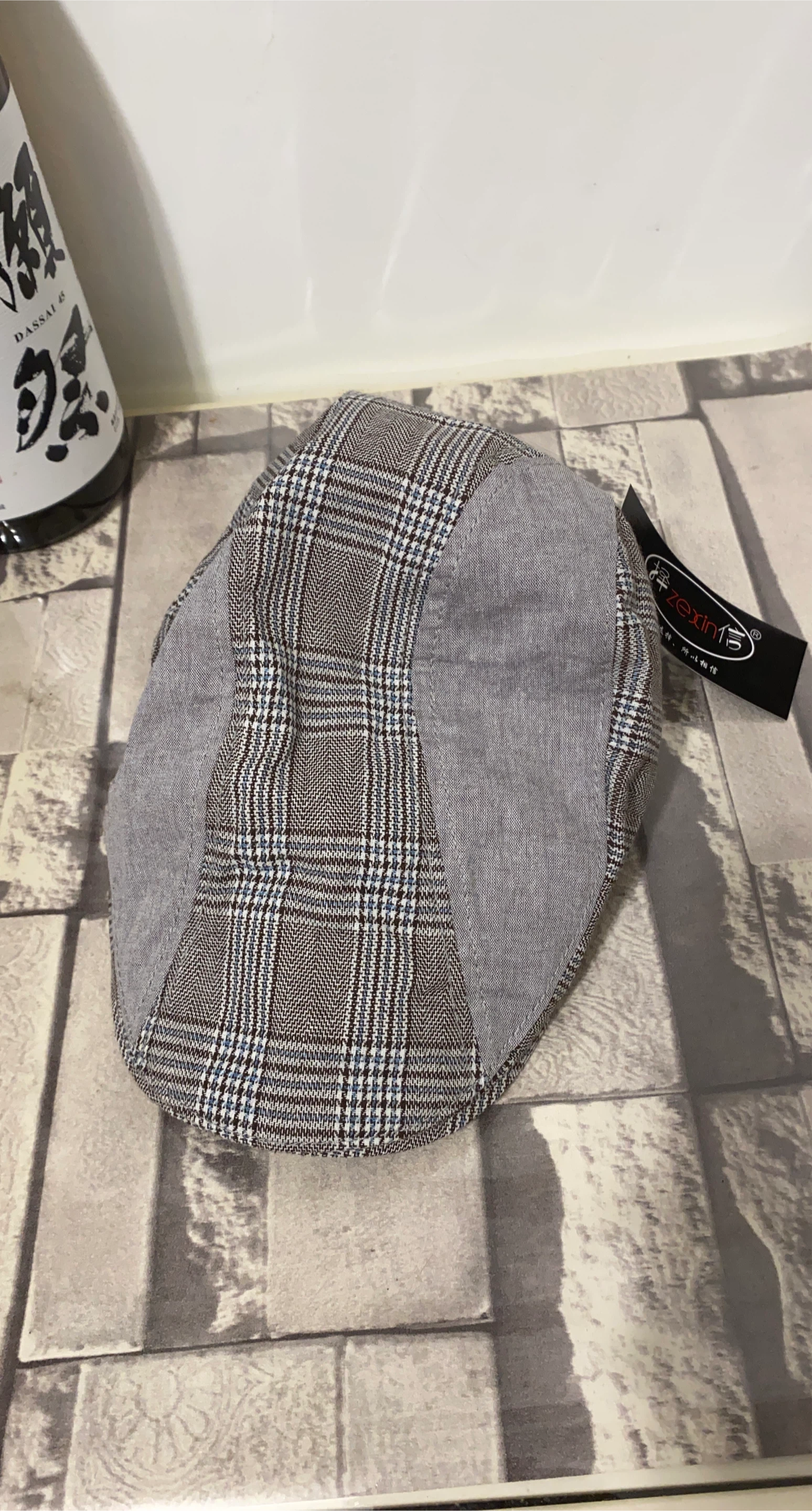 Zexin Gray Plaid Flat Cap thumbnail