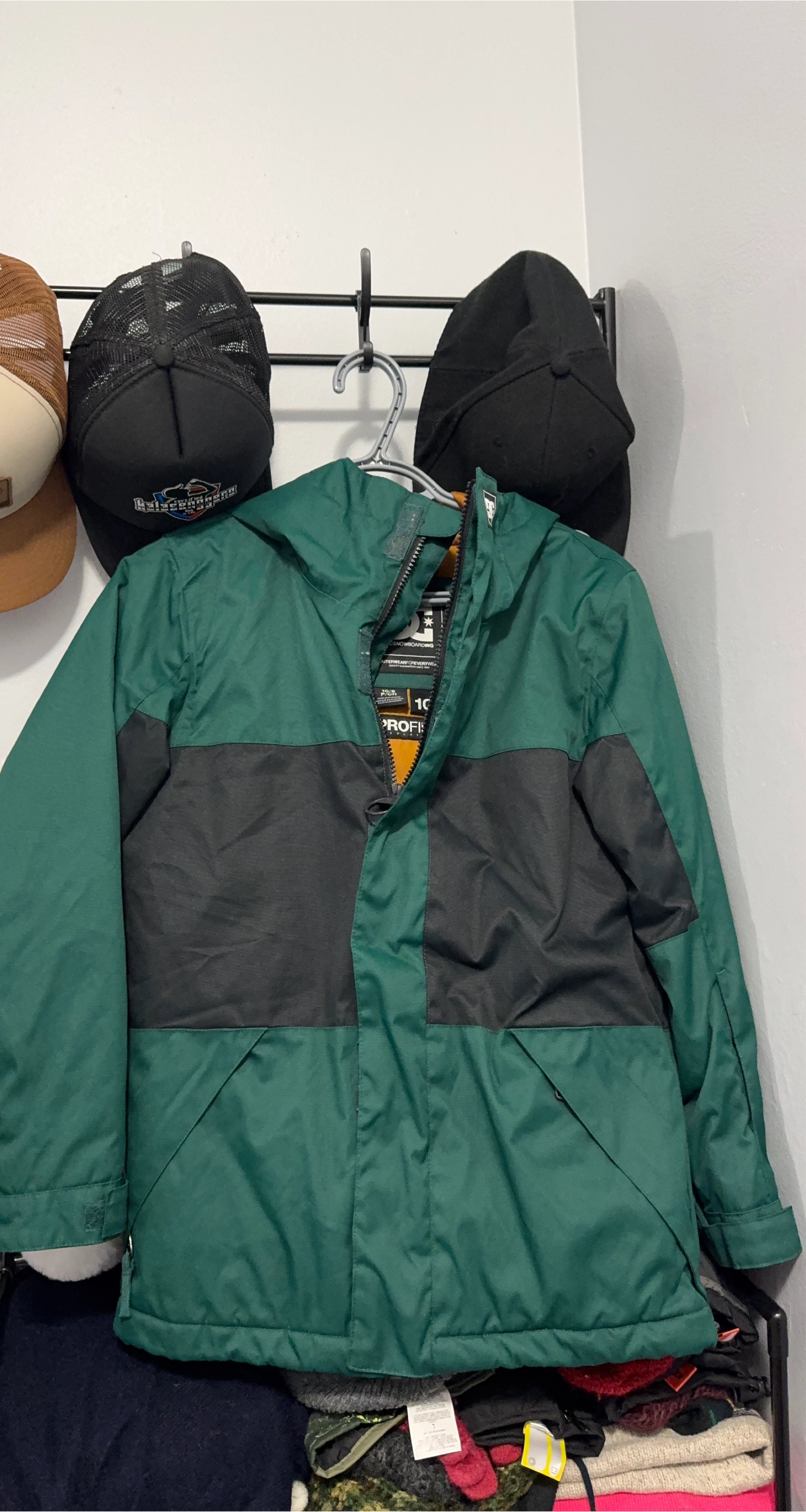 DC Snowboarding Jacket - Green & Black, Size 10