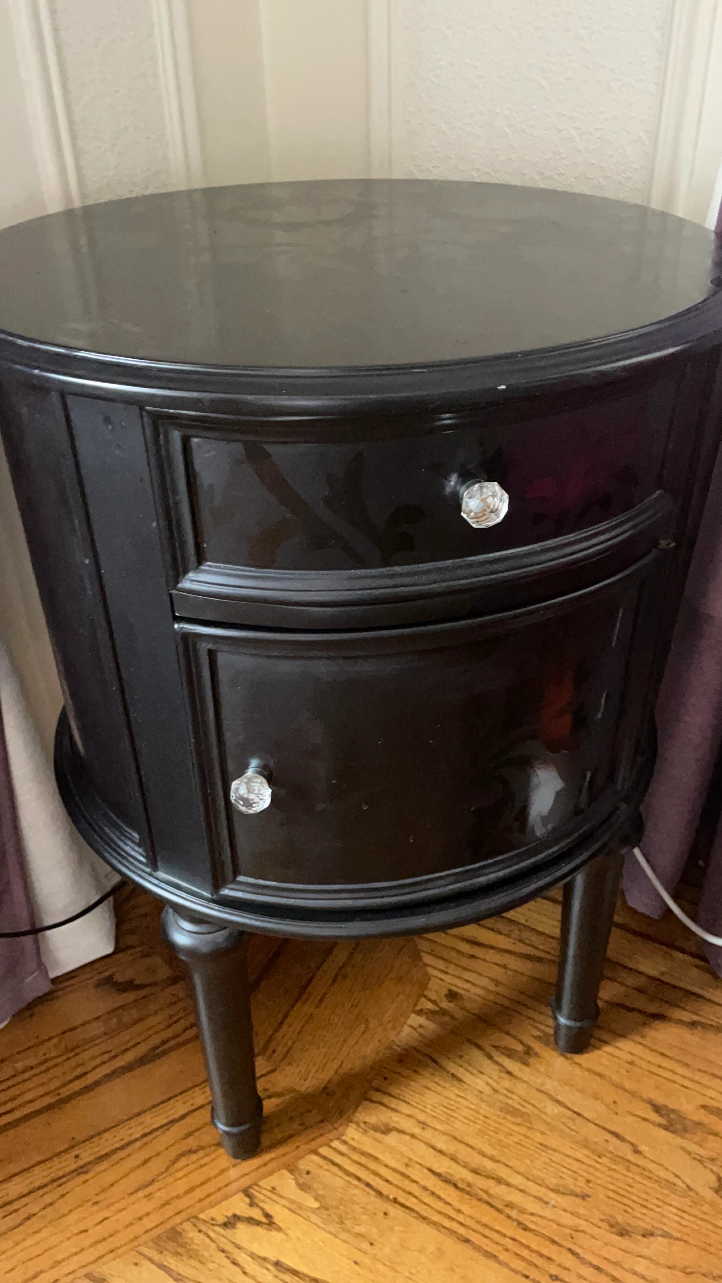 Black Round Accent Table thumbnail